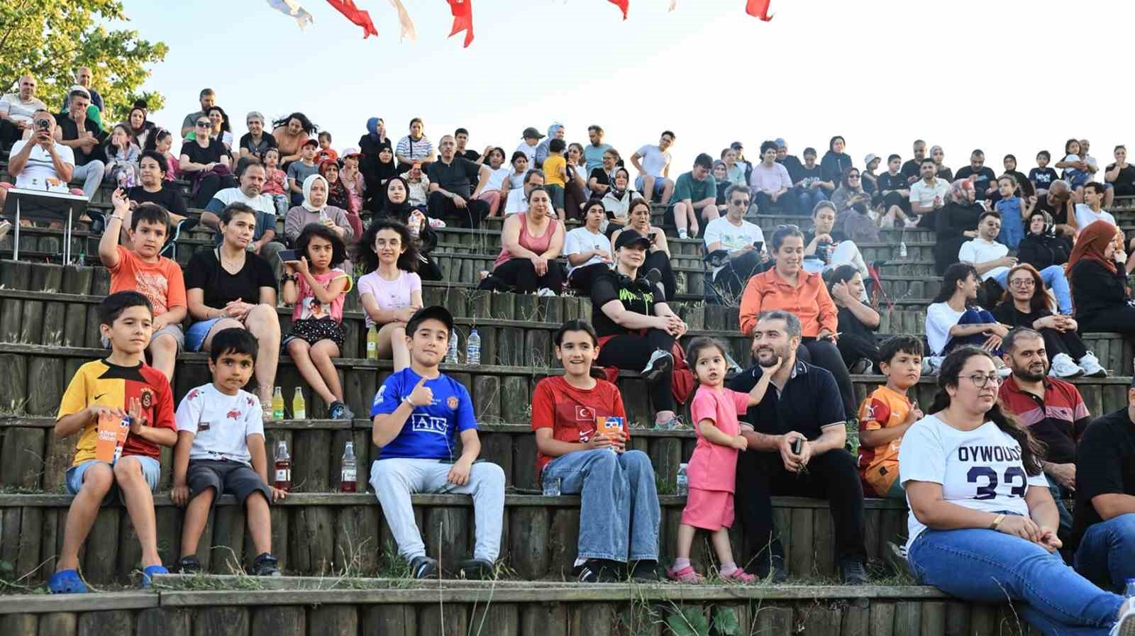 Sultangazi’de "Yıldızlı Geceler" etkinliğine vatandaşlardan büyük ilgi