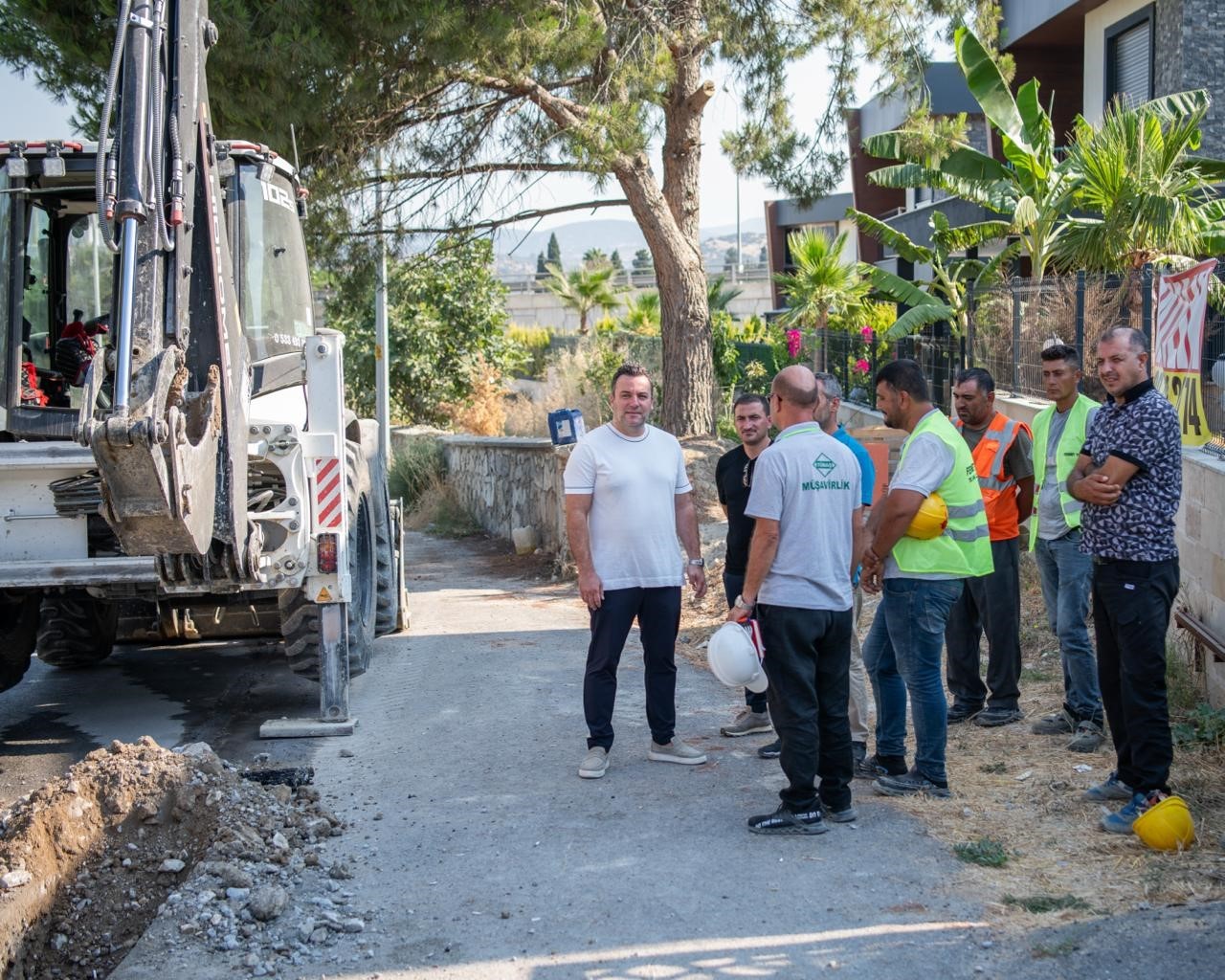Kuşadası’nda doğalgaz çalışmaları Karaova’da sürüyor