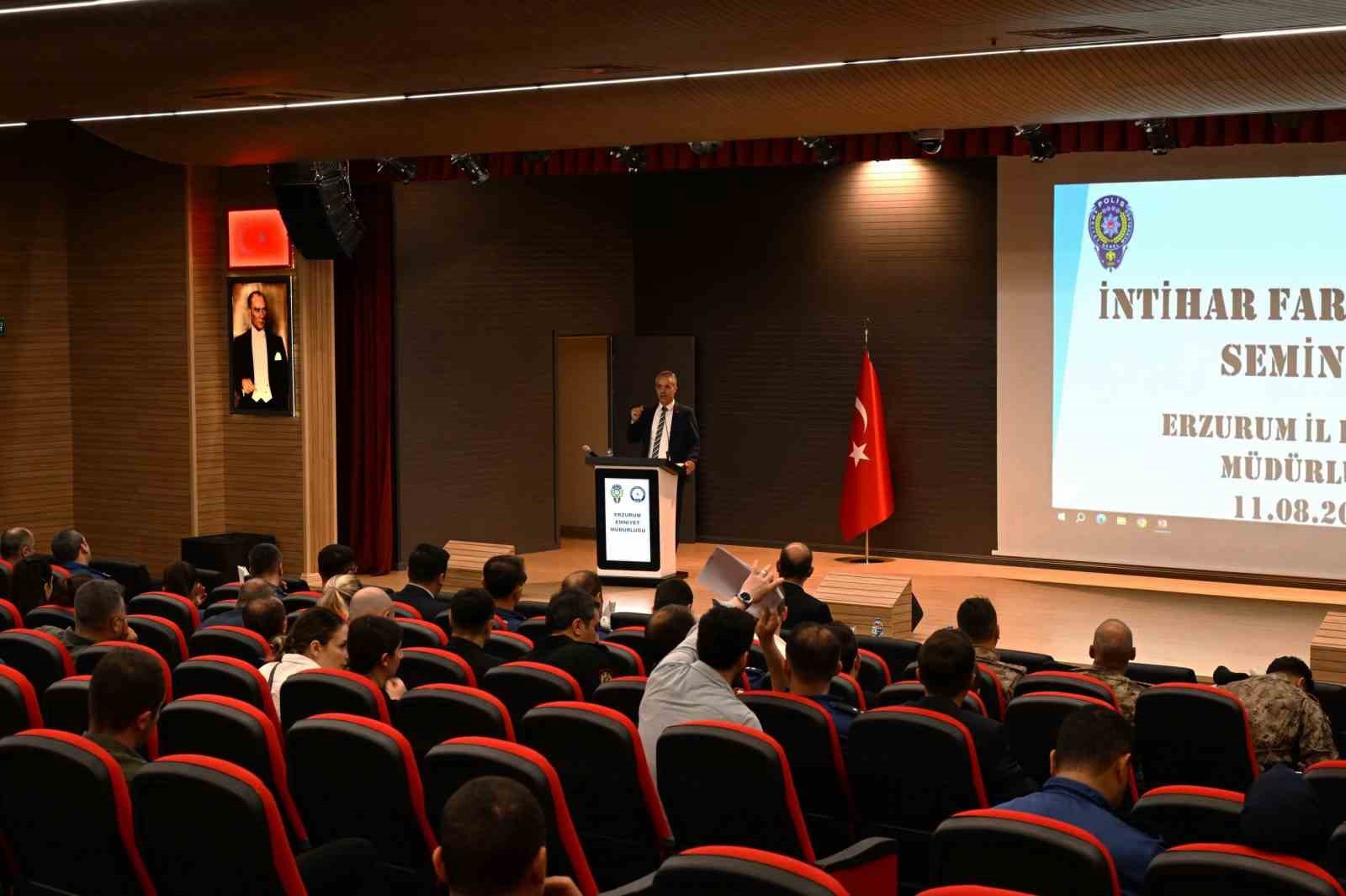 Polise intihar farkındalığını anlattılar