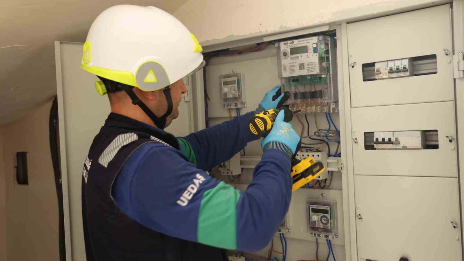 Uedaş, elektrik şebekesini akıllı sayaçlarla dönüştürüyor