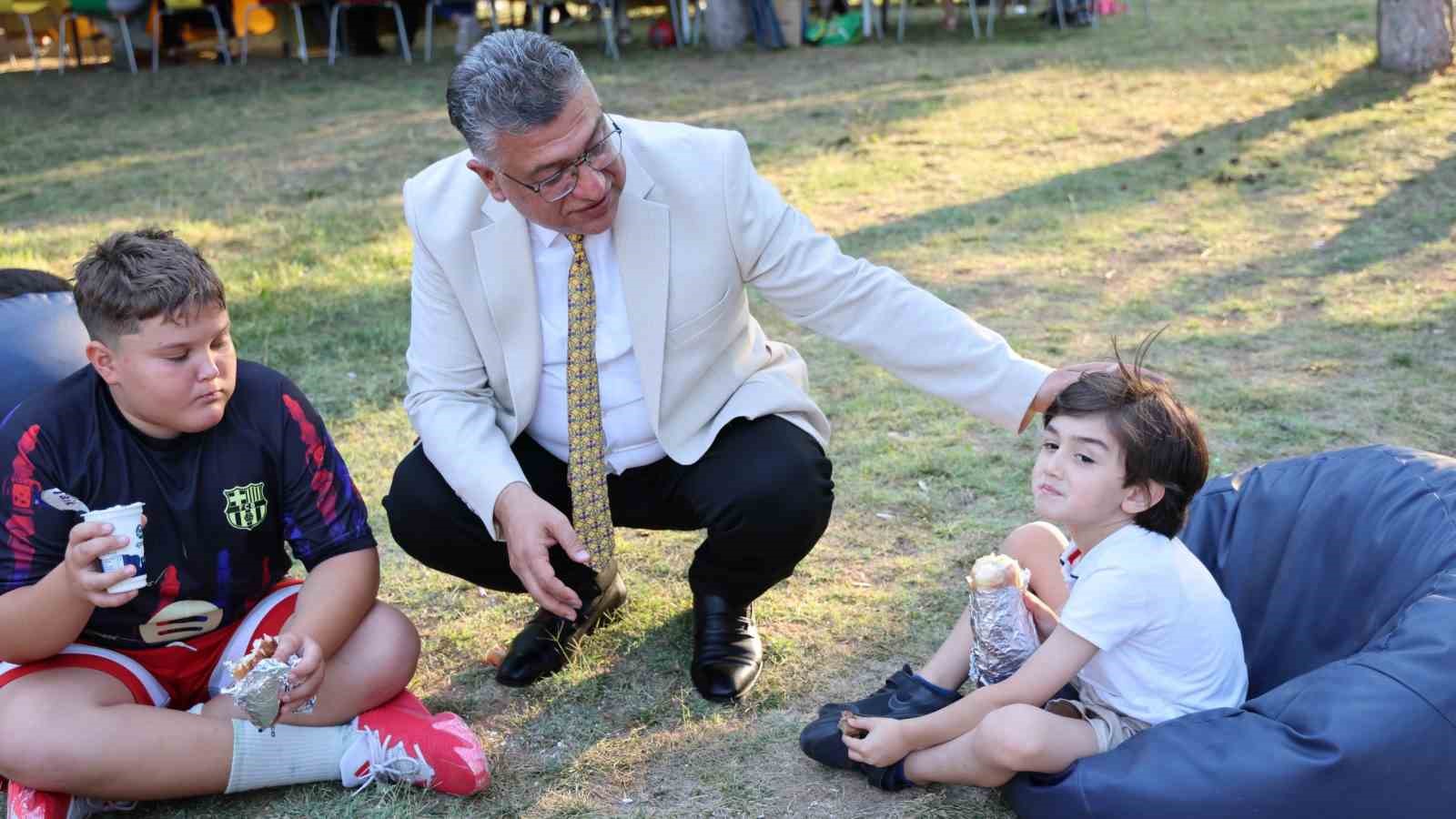 Kütahya’da ’DPÜ Çocuk Yaz Atölyeleri’ aile pikniğiyle sona erdi