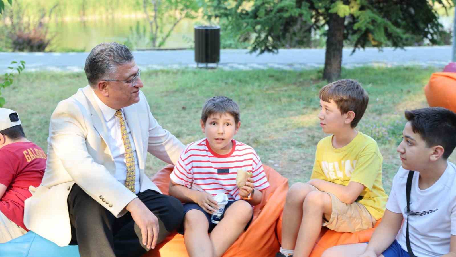 Kütahya’da ’DPÜ Çocuk Yaz Atölyeleri’ aile pikniğiyle sona erdi