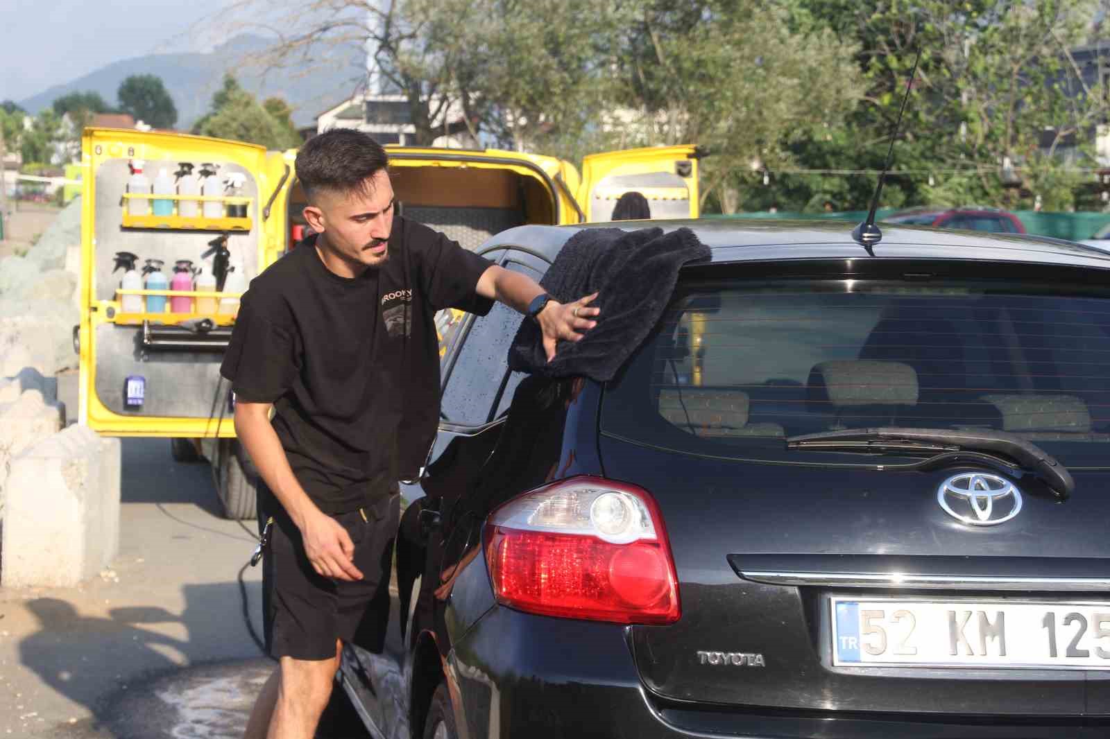 Yüksek kiraya ’mobil’ çözüm: Araçları yerinde yıkıyor