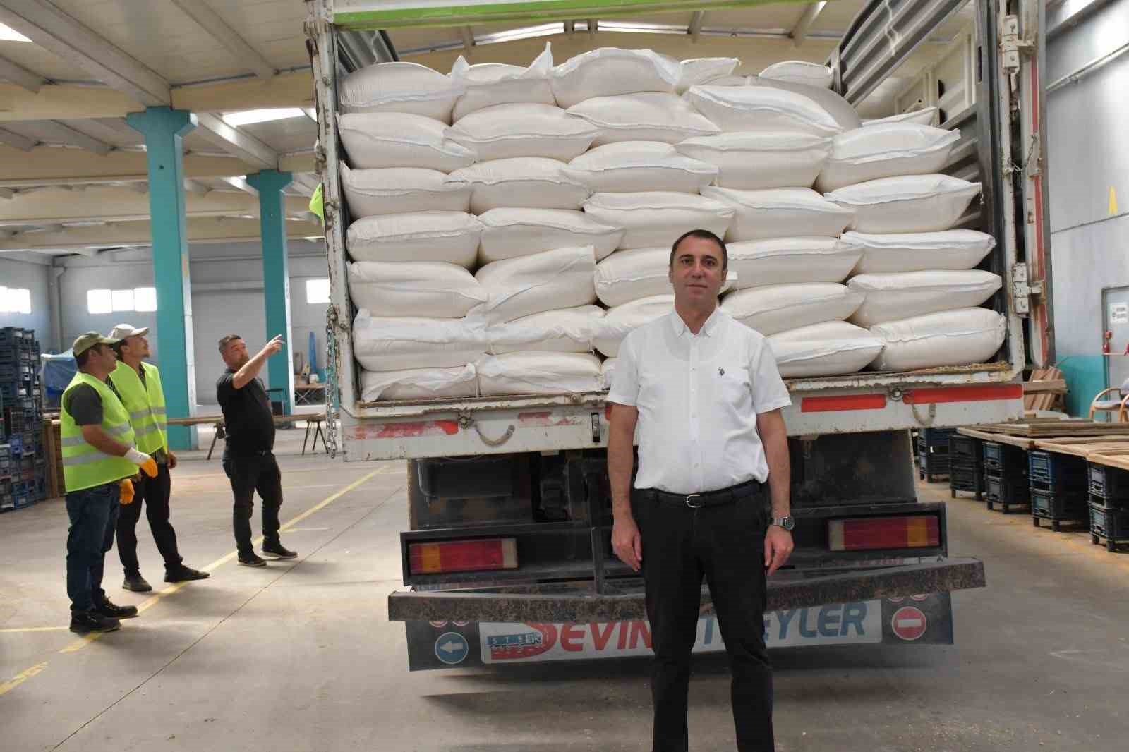 Beylikova Belediyesi’nin ürettiği buğdaylar un oldu, vatandaşa 700 çuval un dağıtıldı