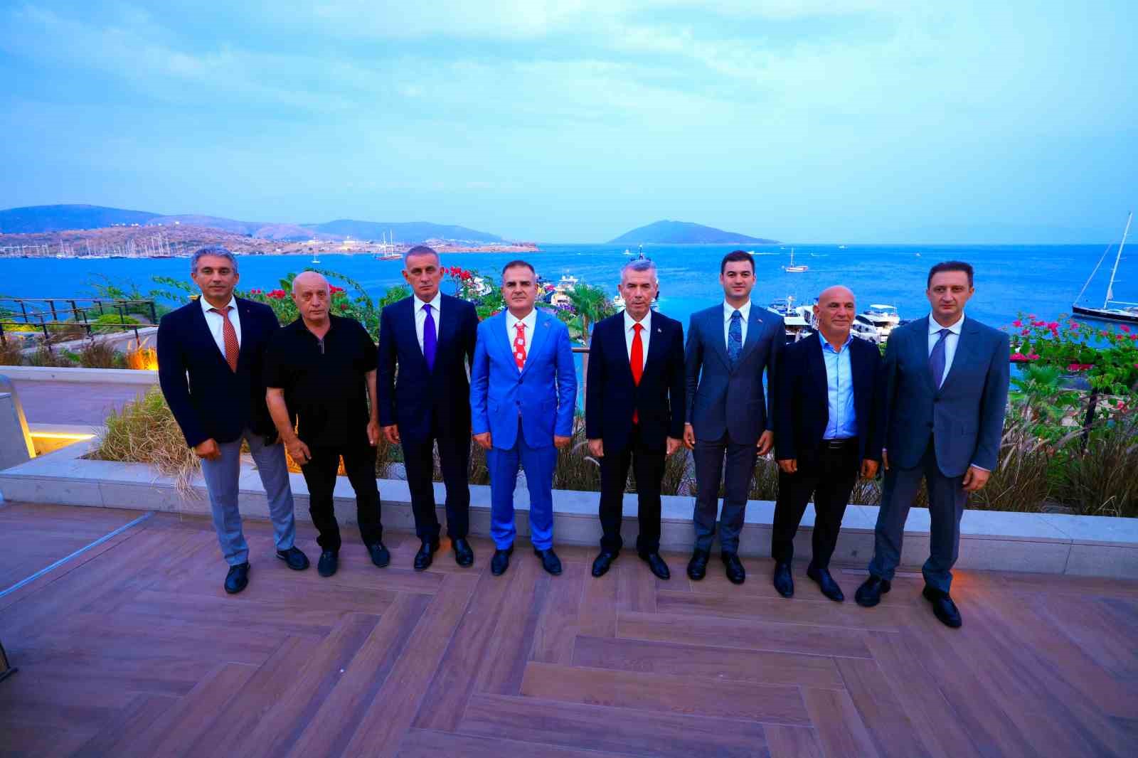 TFF Başkanı Hacıosmanoğlu: "Dostluk köprüsü sahalara da yansısın"