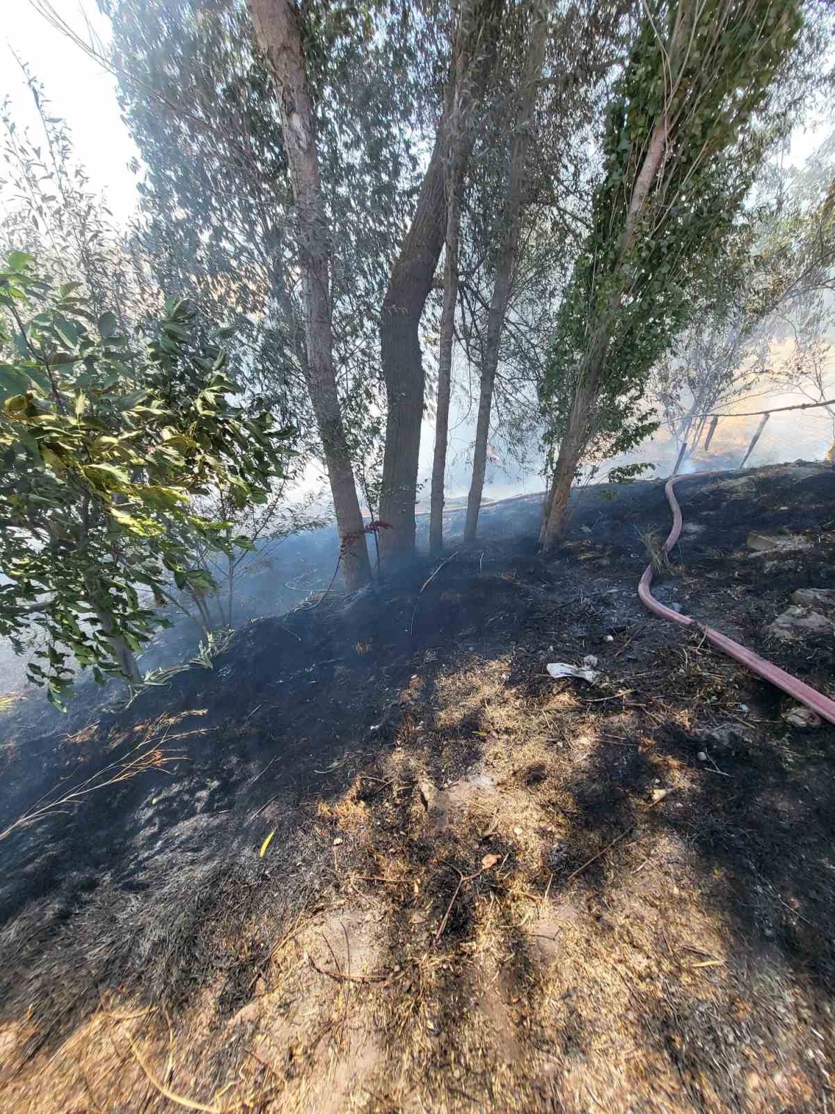 Ot yangını kısa sürede söndürüldü
