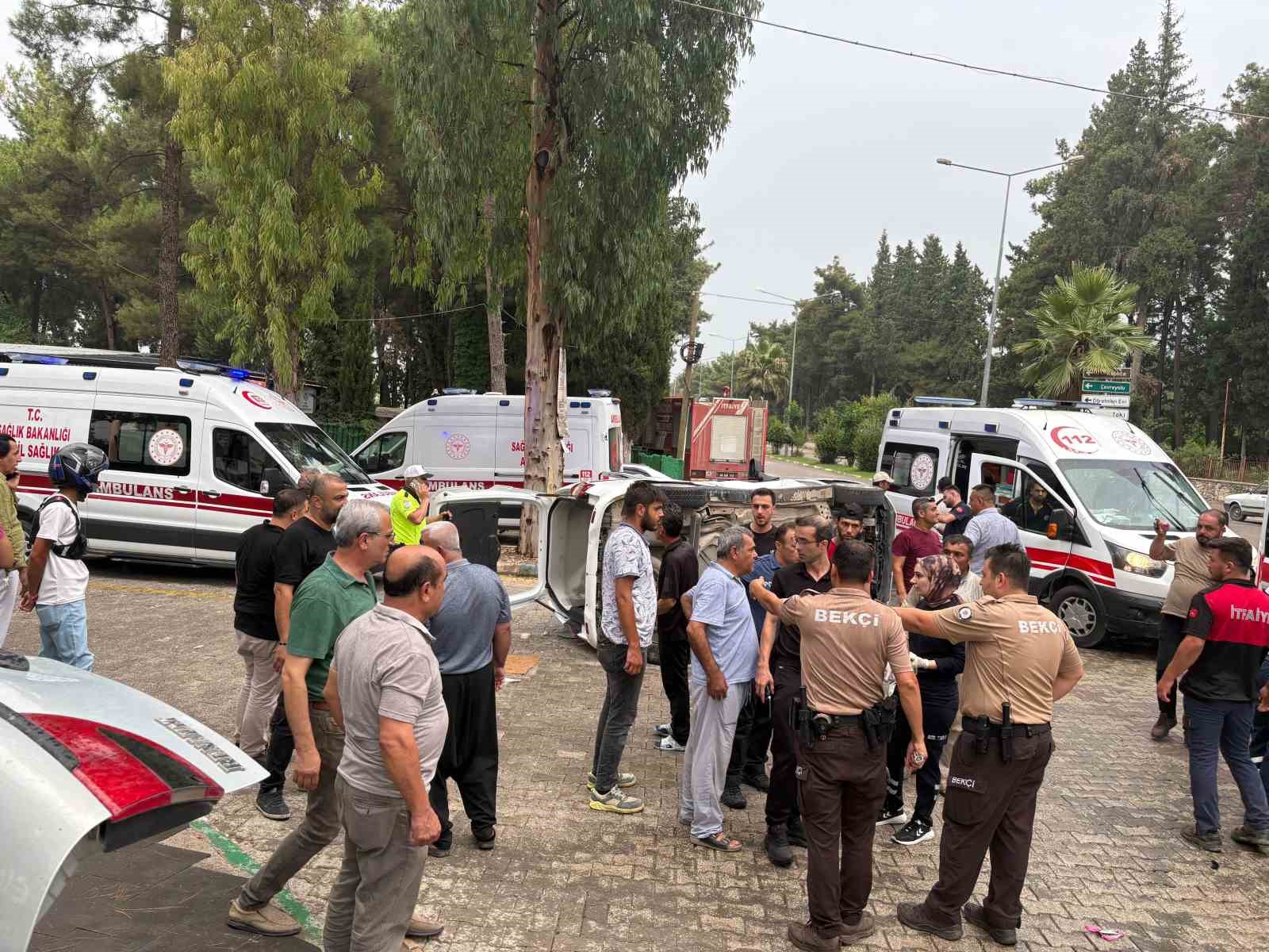 Osmaniye’de otomobil hafif ticari araçla çarpıştı: 5 yaralı