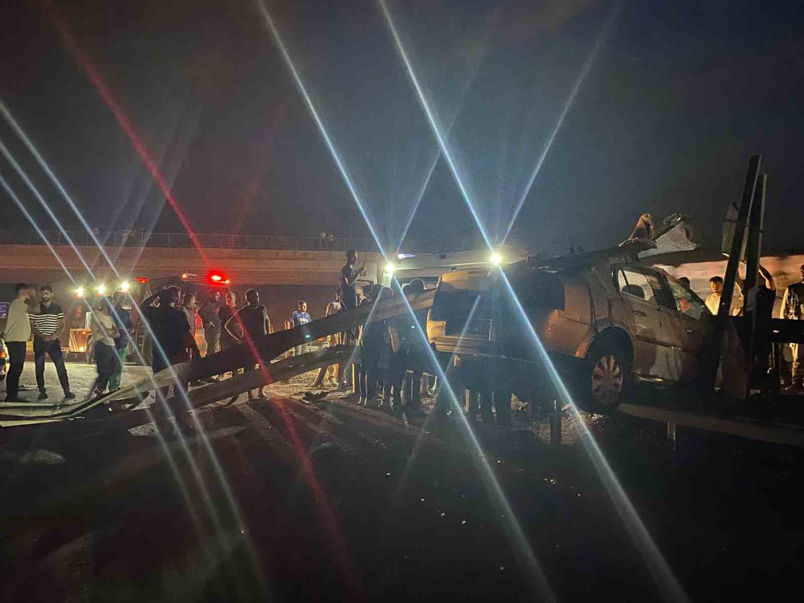 Malatya’da refüje çarpan otomobilin sürücüsü hayatını kaybetti