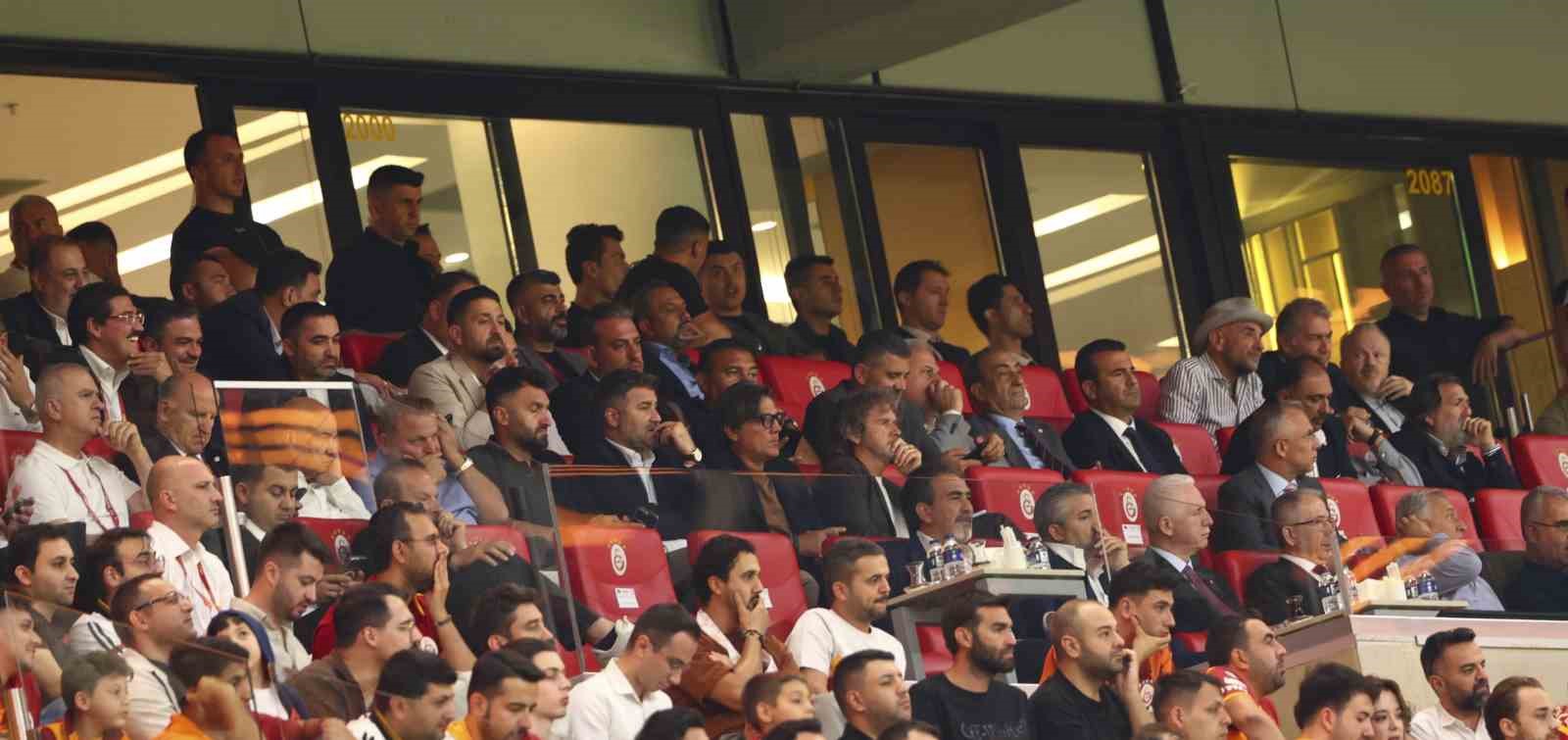 Trendyol Süper Lig: Galatasaray: 0 - Çorum FK: 0 (İlk yarı)