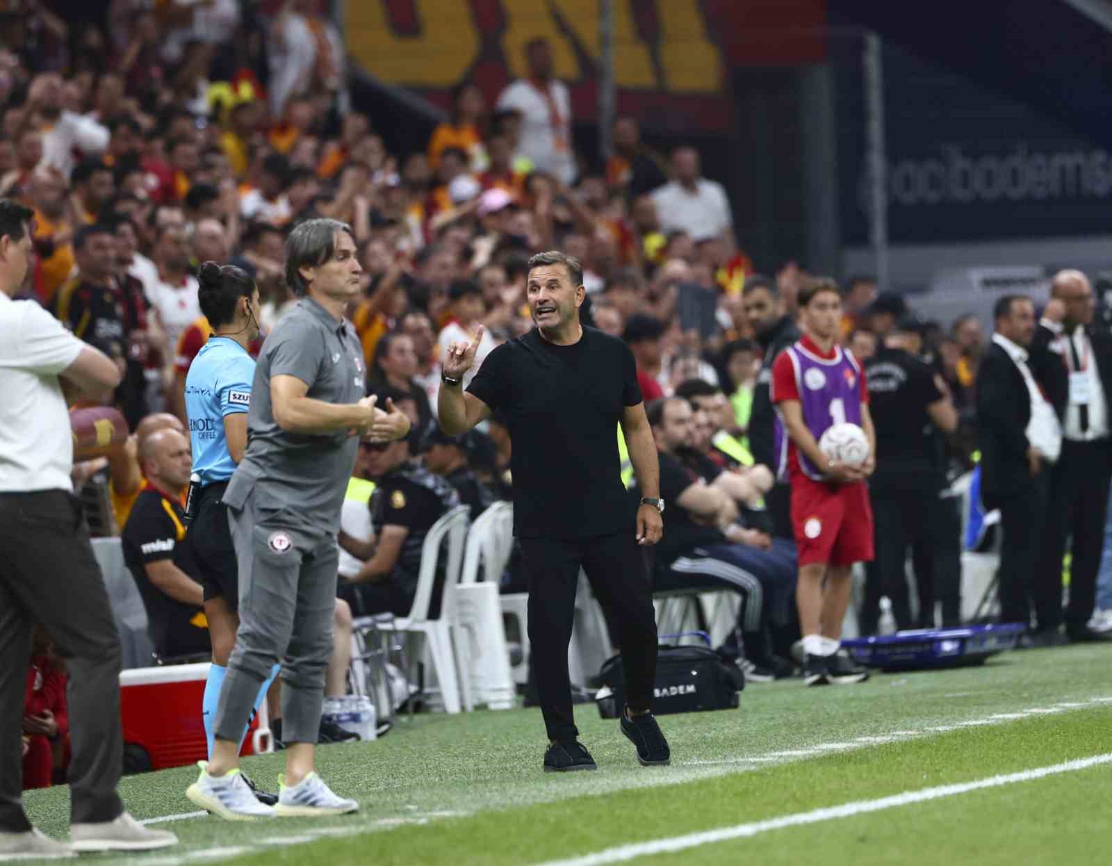 Trendyol Süper Lig: Galatasaray: 0 - Çorum FK: 0 (İlk yarı)