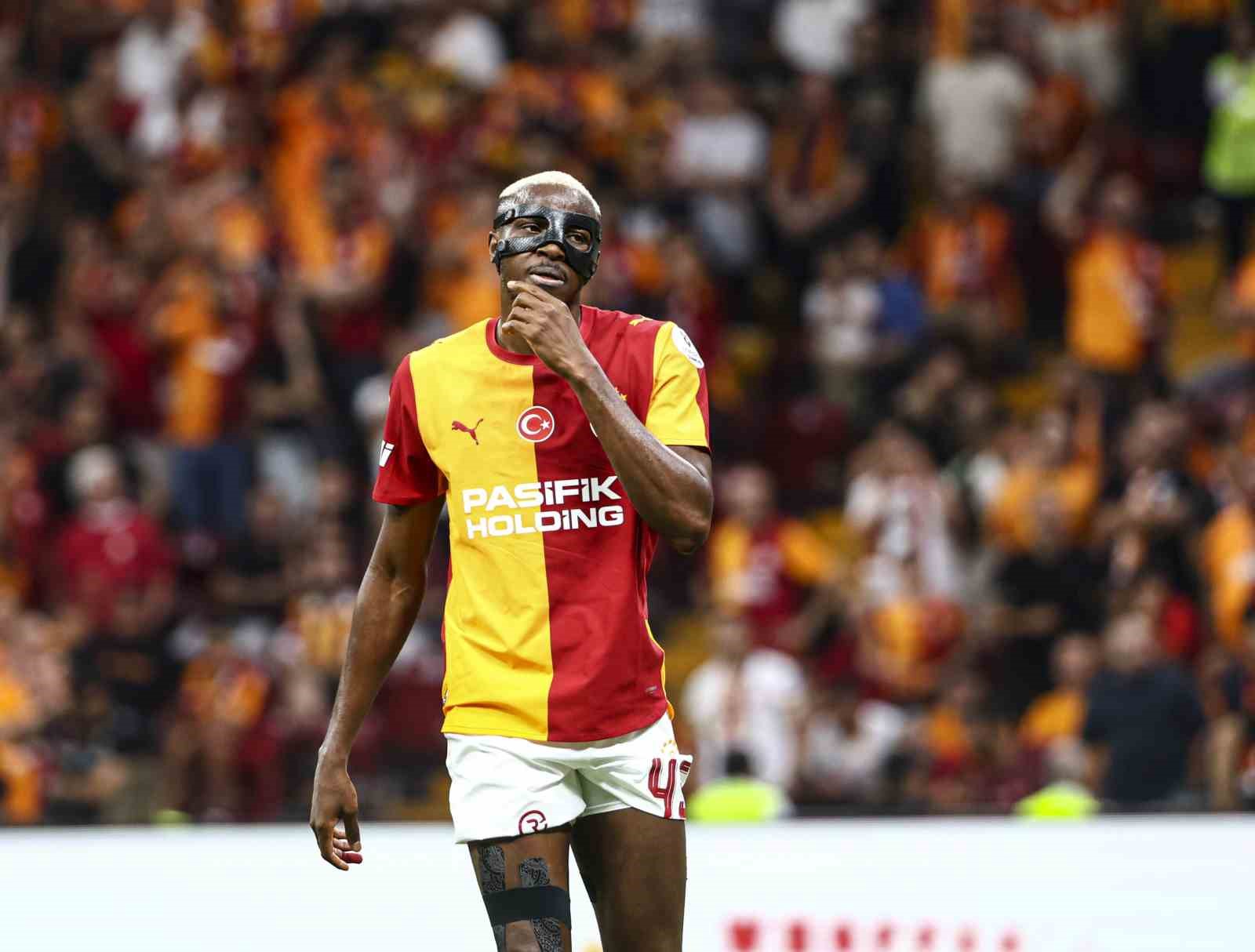 Trendyol Süper Lig: Galatasaray: 0 - Çorum FK: 0 (İlk yarı)