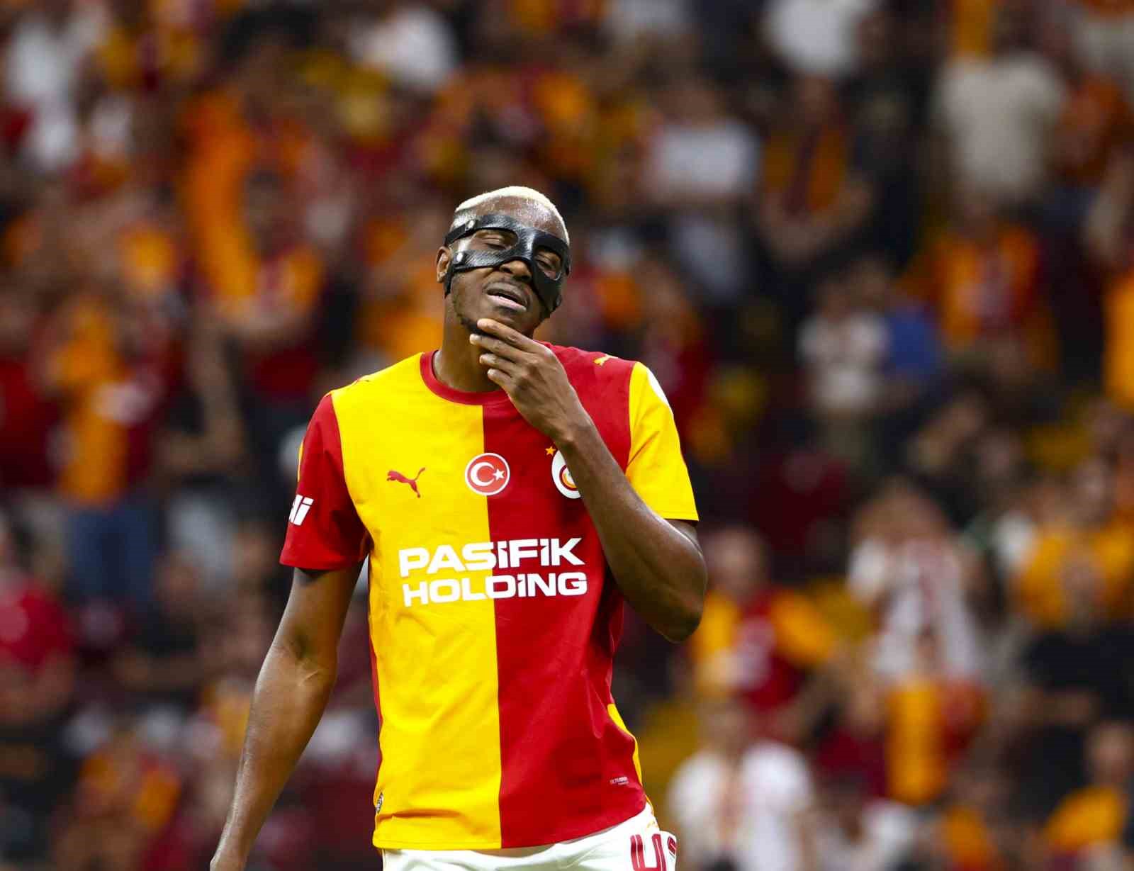 Trendyol Süper Lig: Galatasaray: 0 - Çorum FK: 0 (İlk yarı)