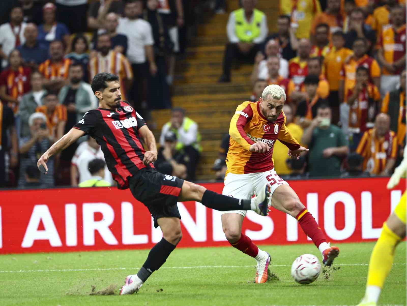 Trendyol Süper Lig: Galatasaray: 0 - Çorum FK: 0 (İlk yarı)
