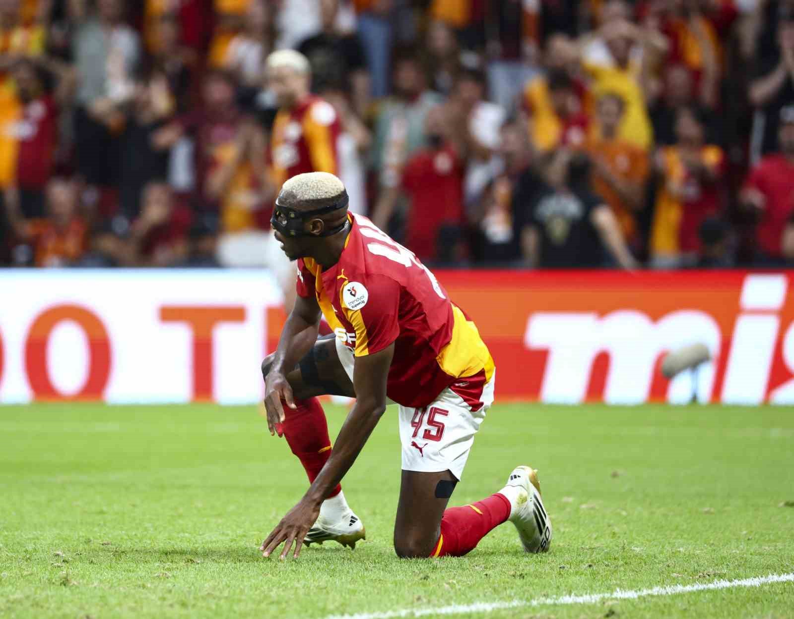Trendyol Süper Lig: Galatasaray: 0 - Çorum FK: 0 (İlk yarı)