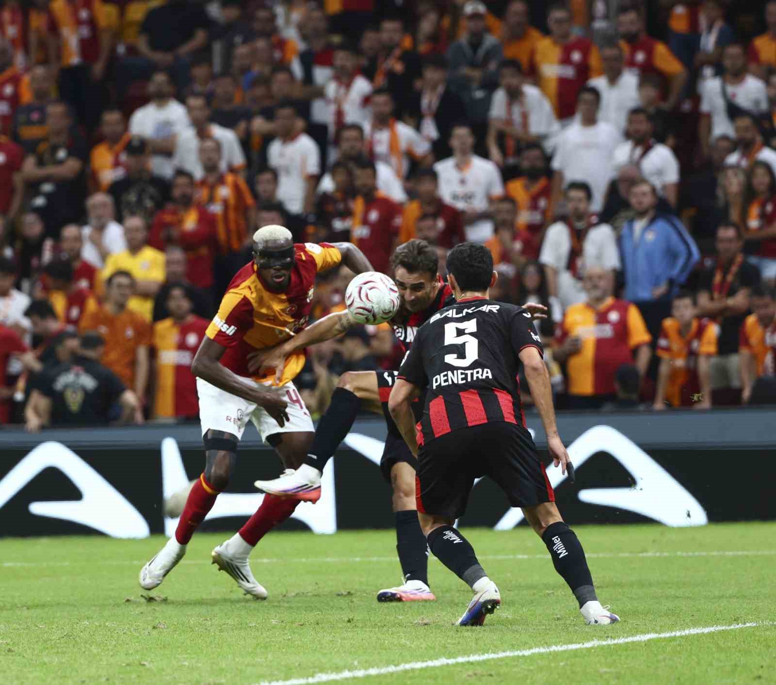 Trendyol Süper Lig: Galatasaray: 0 - Çorum FK: 0 (İlk yarı)