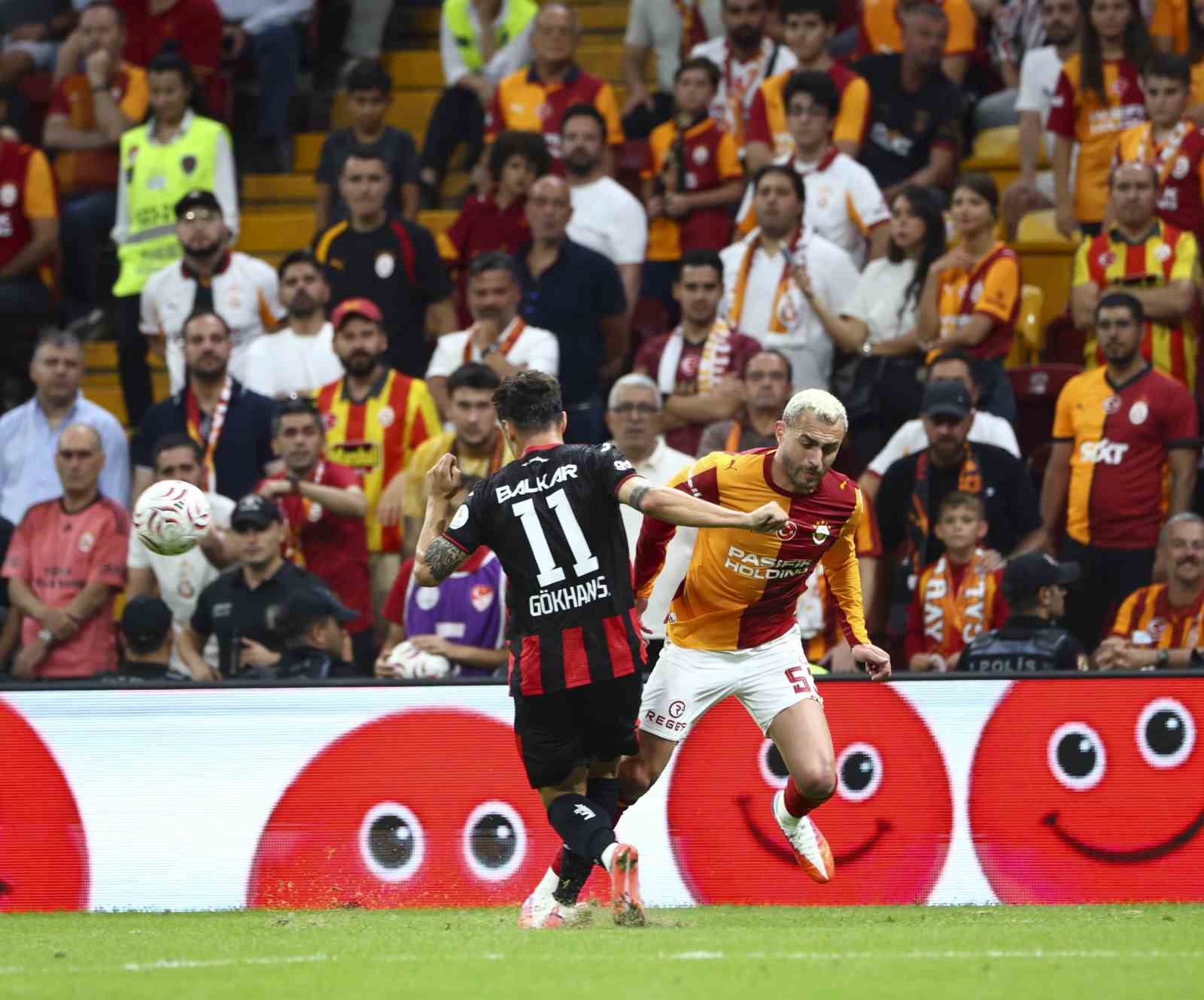 Trendyol Süper Lig: Galatasaray: 0 - Çorum FK: 0 (İlk yarı)