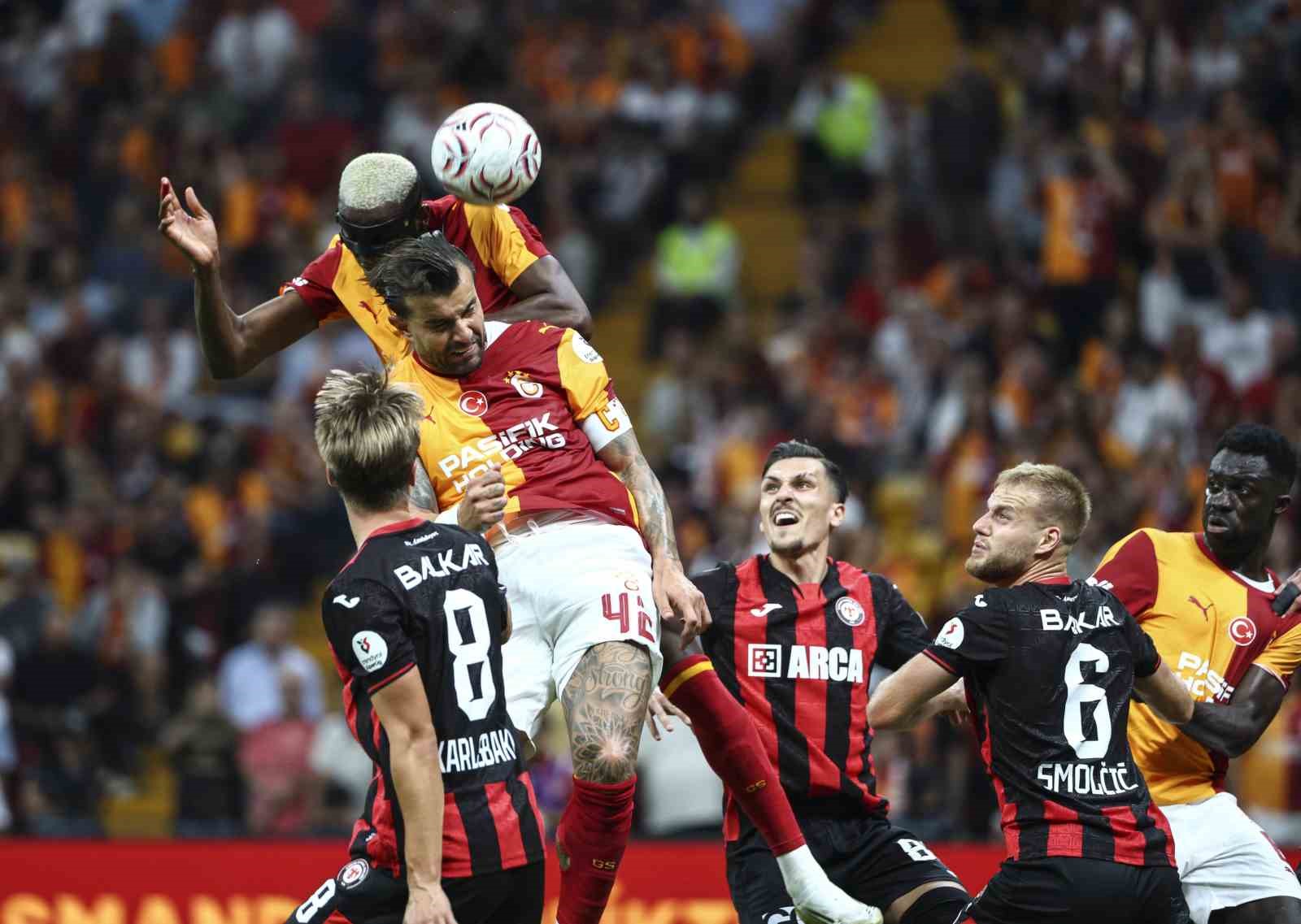 Trendyol Süper Lig: Galatasaray: 0 - Çorum FK: 0 (İlk yarı)