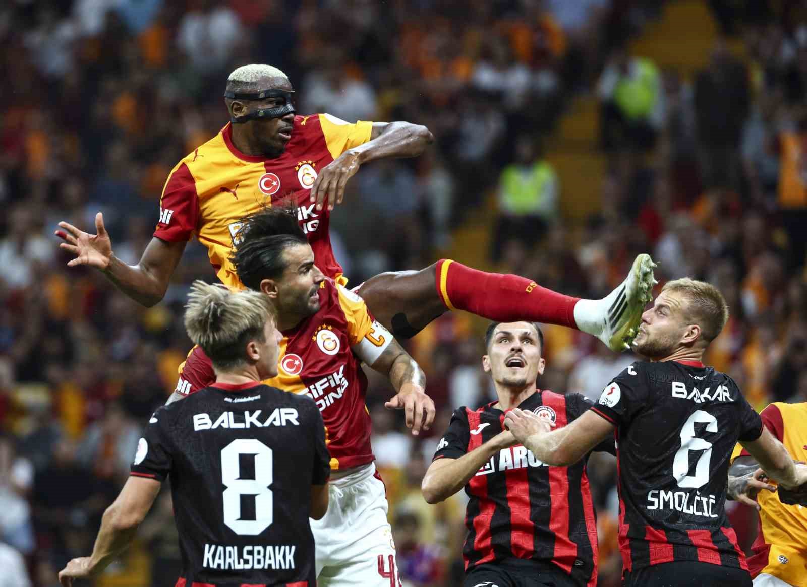 Trendyol Süper Lig: Galatasaray: 0 - Çorum FK: 0 (İlk yarı)