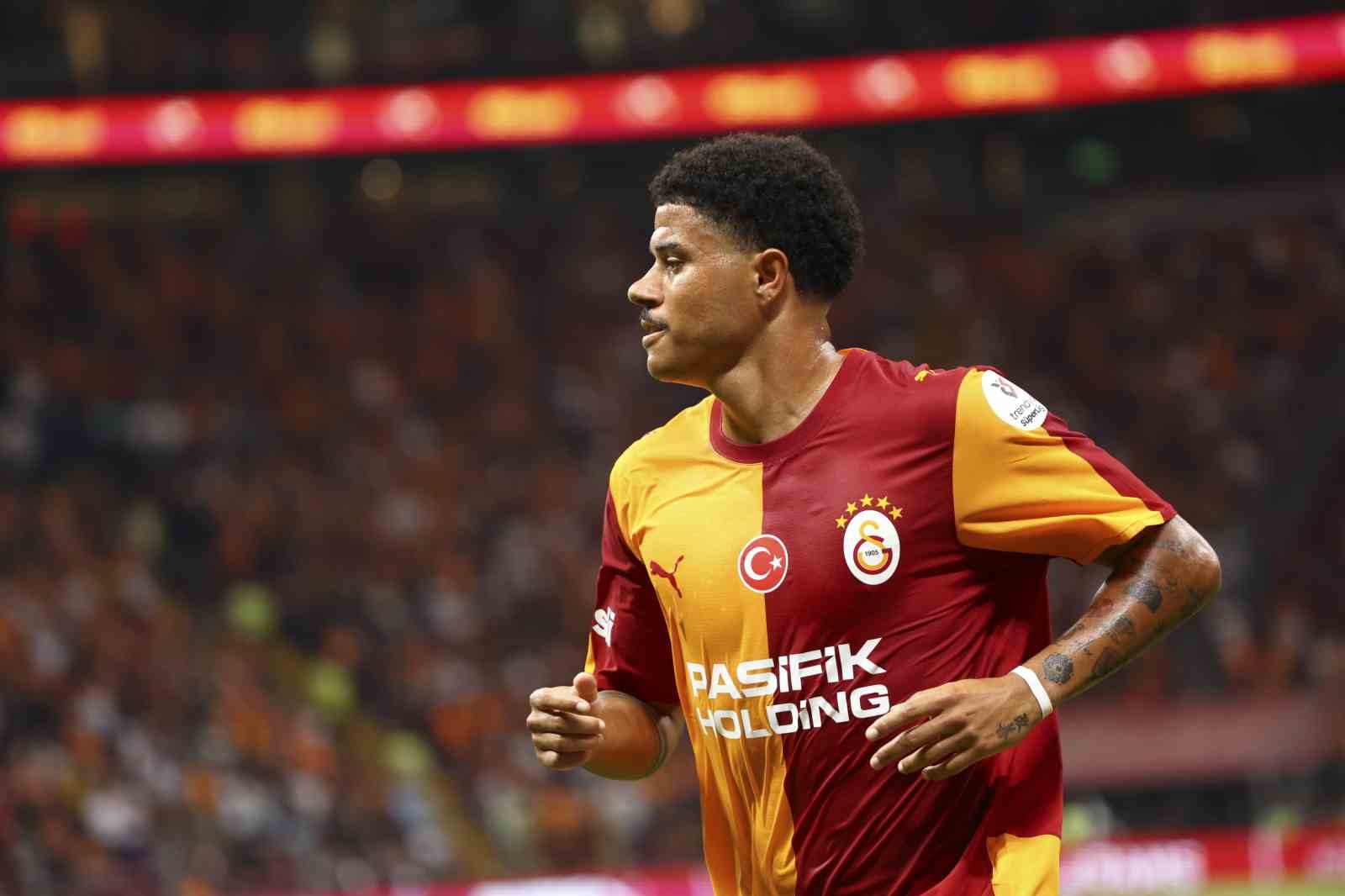 Trendyol Süper Lig: Galatasaray: 0 - Çorum FK: 0 (İlk yarı)
