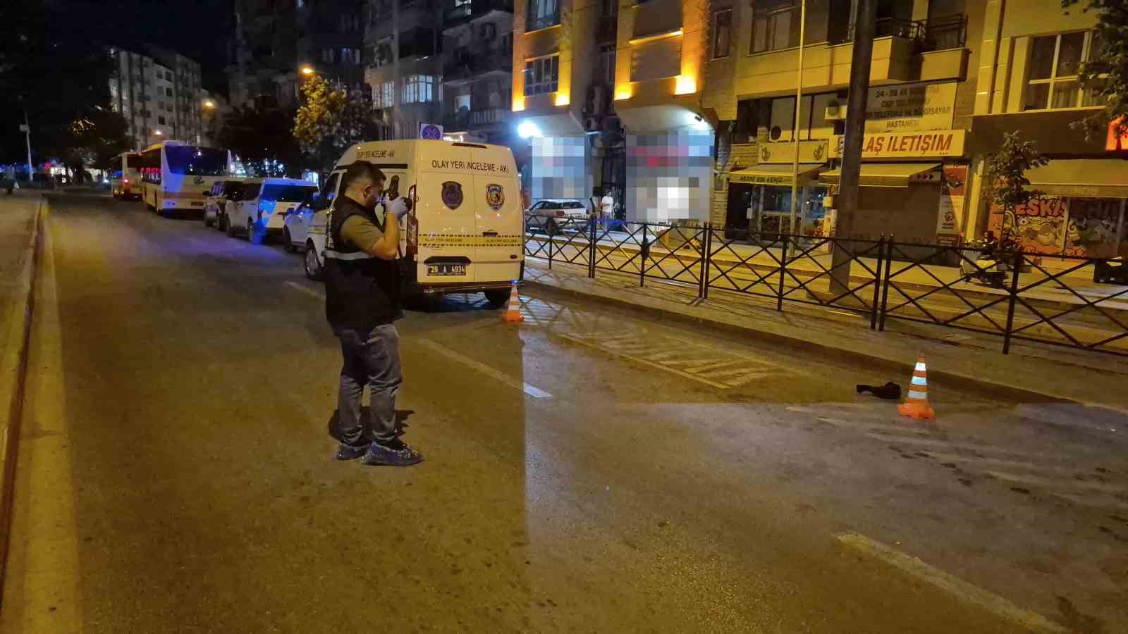 Tartıştığı eski sevgilisini bıçaklayıp kaçtı
