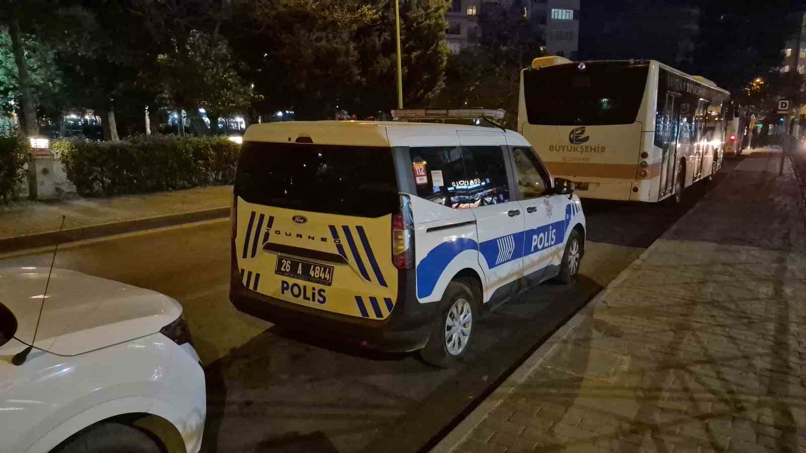 Tartıştığı eski sevgilisini bıçaklayıp kaçtı