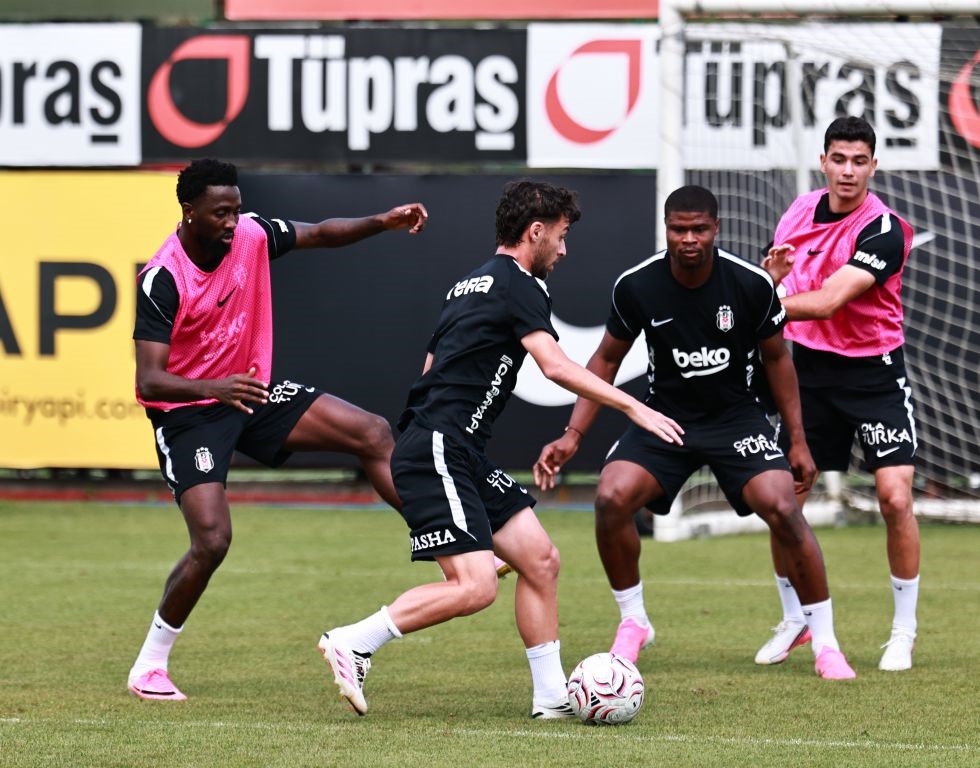 Dusan Vlahovic, Beşiktaş ile ilk antrenmanına çıktı