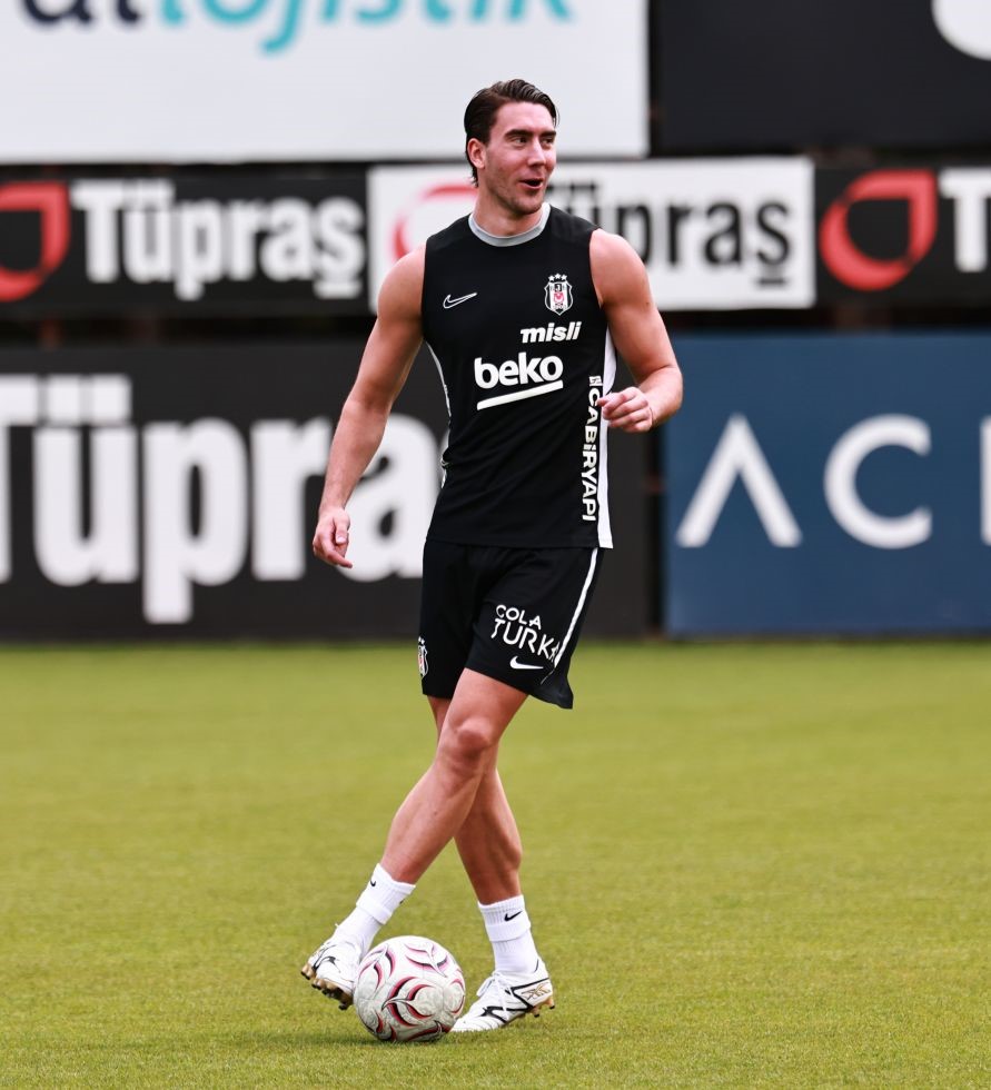 Dusan Vlahovic, Beşiktaş ile ilk antrenmanına çıktı
