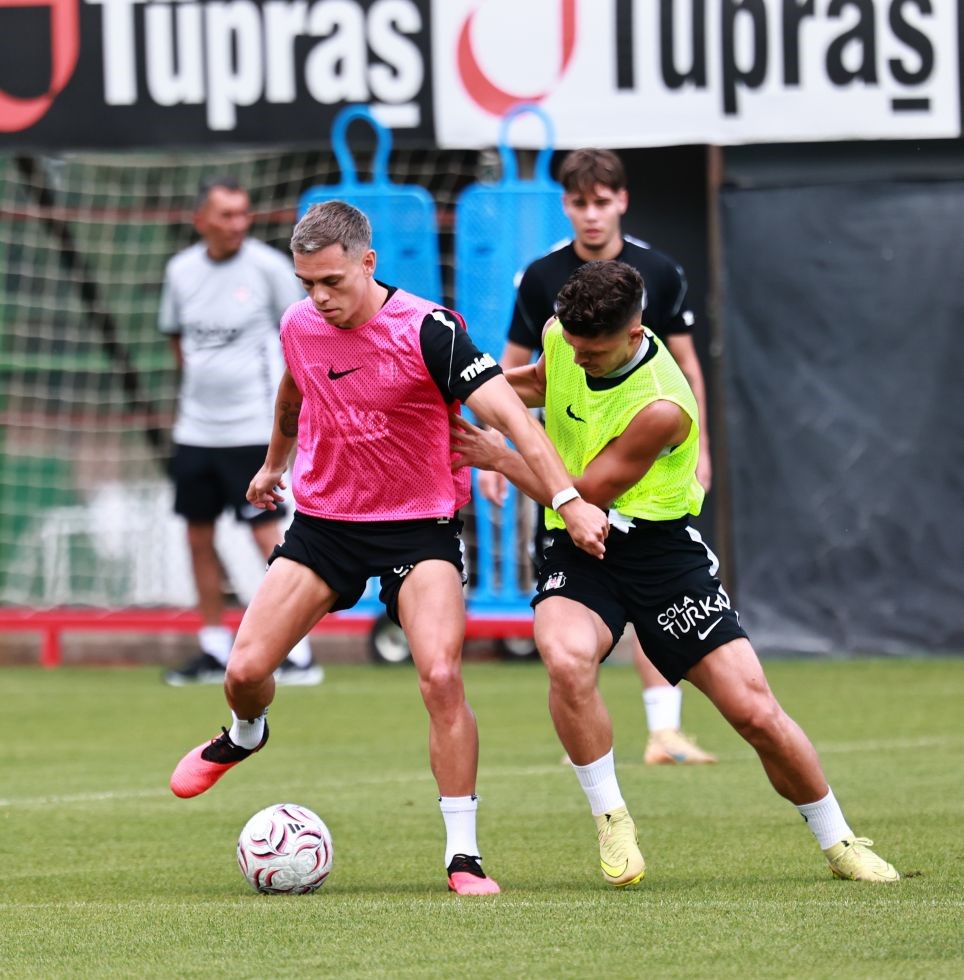 Dusan Vlahovic, Beşiktaş ile ilk antrenmanına çıktı