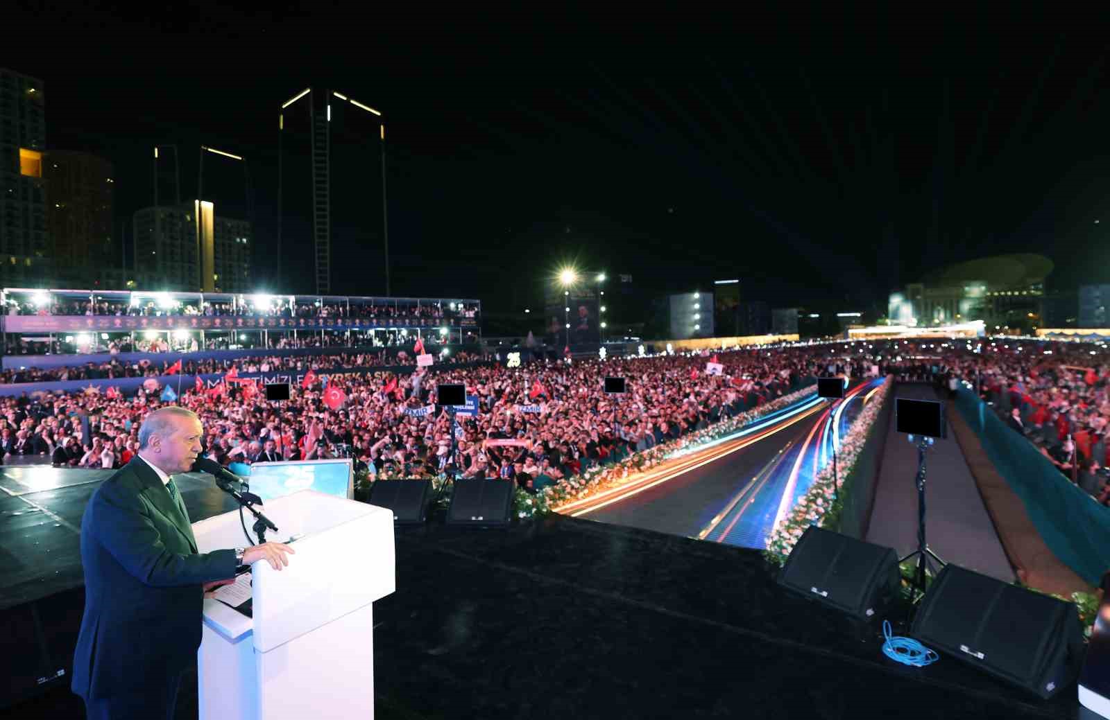 Cumhurbaşkanı Erdoğan: "Allah ömür ve sağlık verirse daha nice yıllar Türkiye’ye hizmet mücadelesi içinde olacağım"