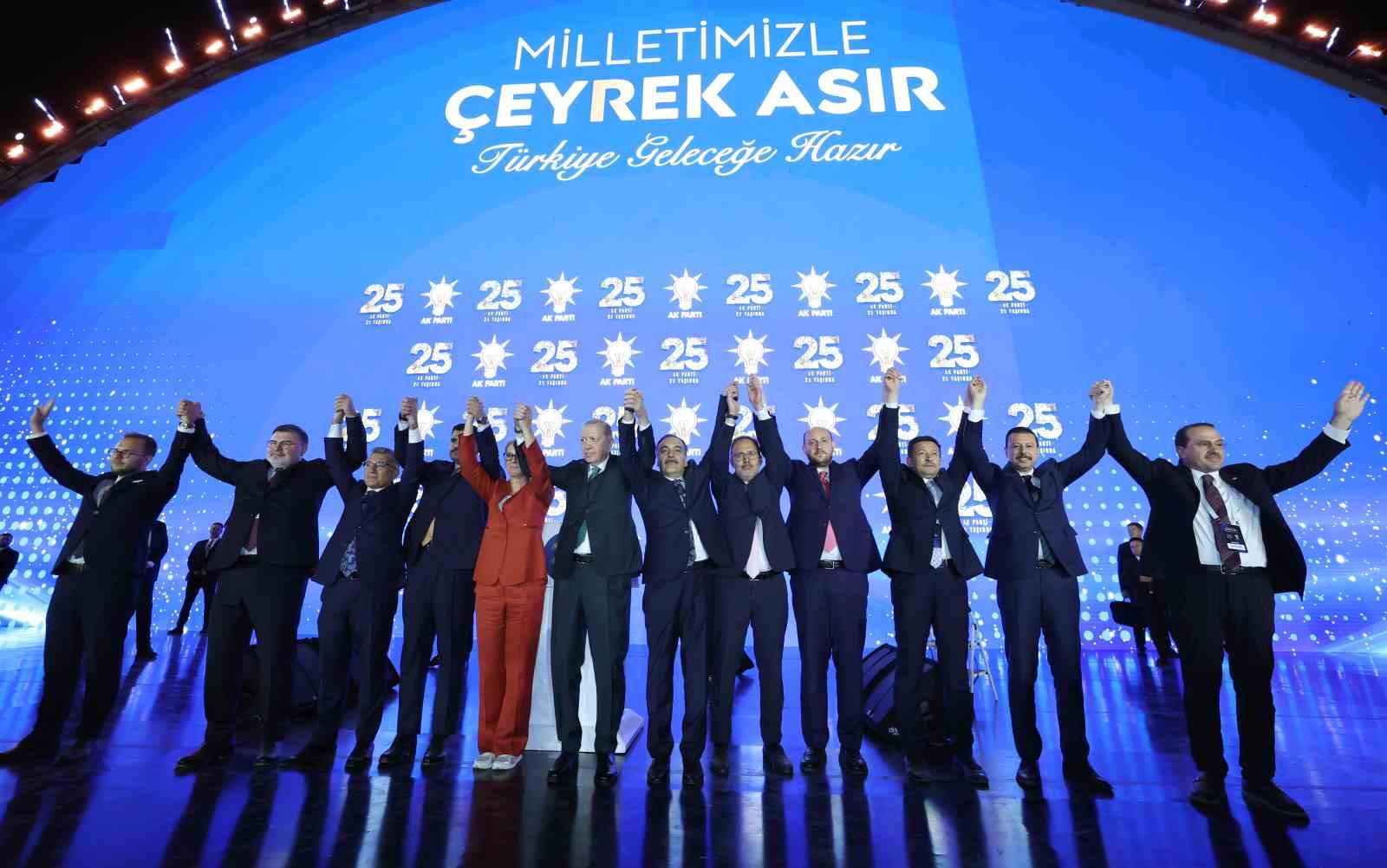 Cumhurbaşkanı Erdoğan: "Allah ömür ve sağlık verirse daha nice yıllar Türkiye’ye hizmet mücadelesi içinde olacağım"