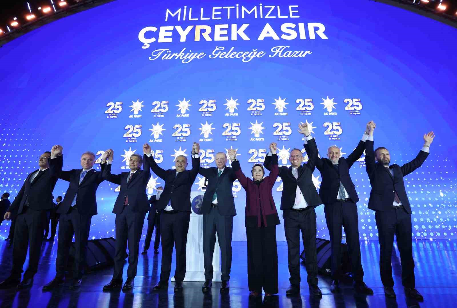 Cumhurbaşkanı Erdoğan: "Allah ömür ve sağlık verirse daha nice yıllar Türkiye’ye hizmet mücadelesi içinde olacağım"