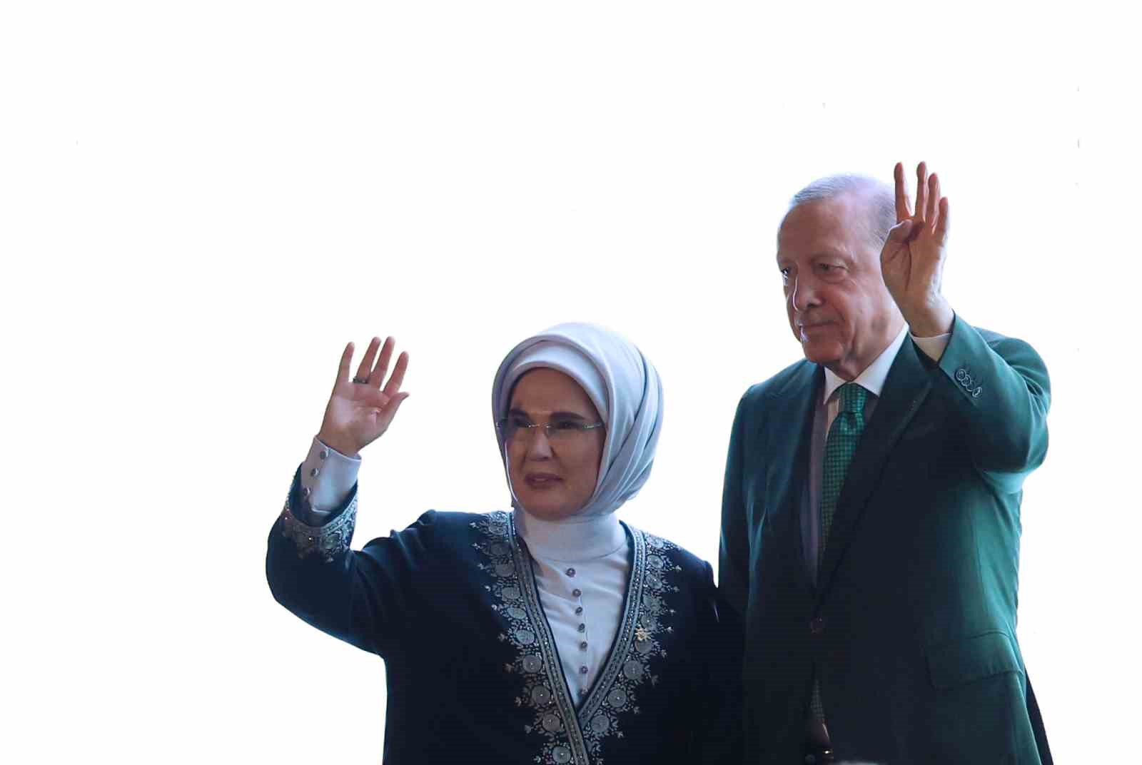 Cumhurbaşkanı Erdoğan: "Allah ömür ve sağlık verirse daha nice yıllar Türkiye’ye hizmet mücadelesi içinde olacağım"