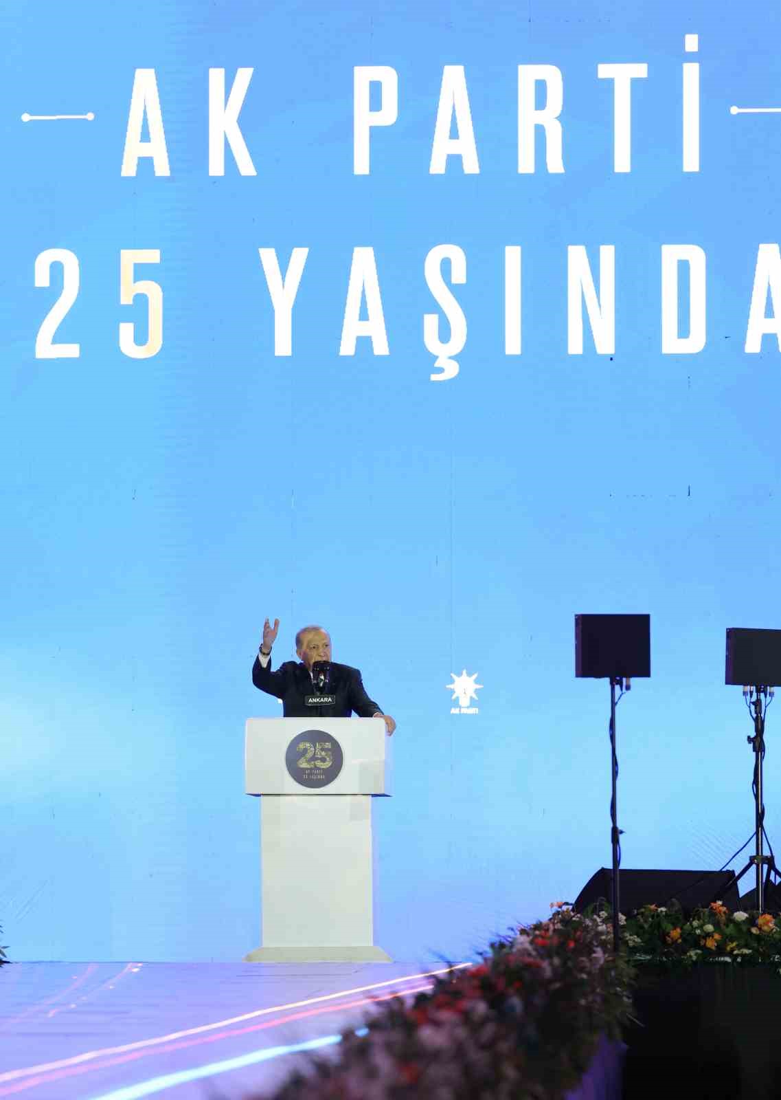 Cumhurbaşkanı Erdoğan: "Allah ömür ve sağlık verirse daha nice yıllar Türkiye’ye hizmet mücadelesi içinde olacağım"