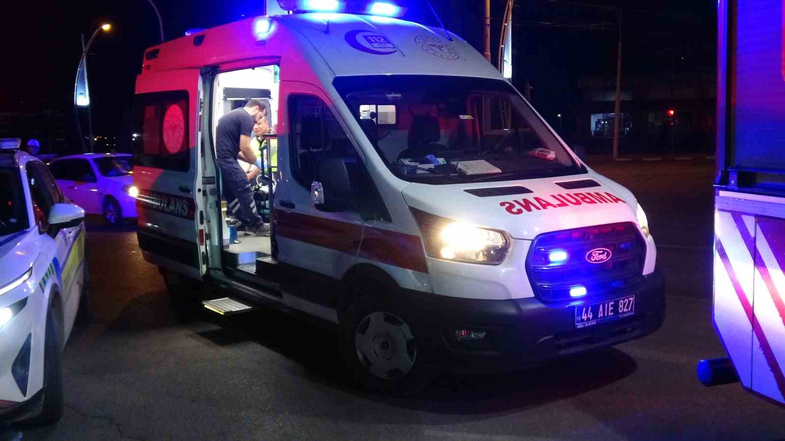 Malatya’da ekip aracı ile otomobil çarpıştı: 2’si polis, 3 yaralı