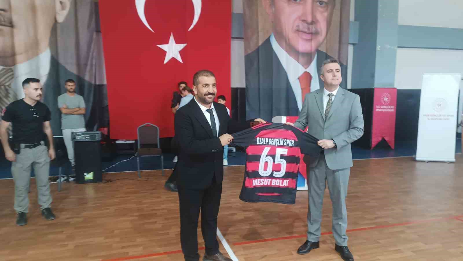 Özalp’ta Gençlik ve Spor Festivali düzenlendi