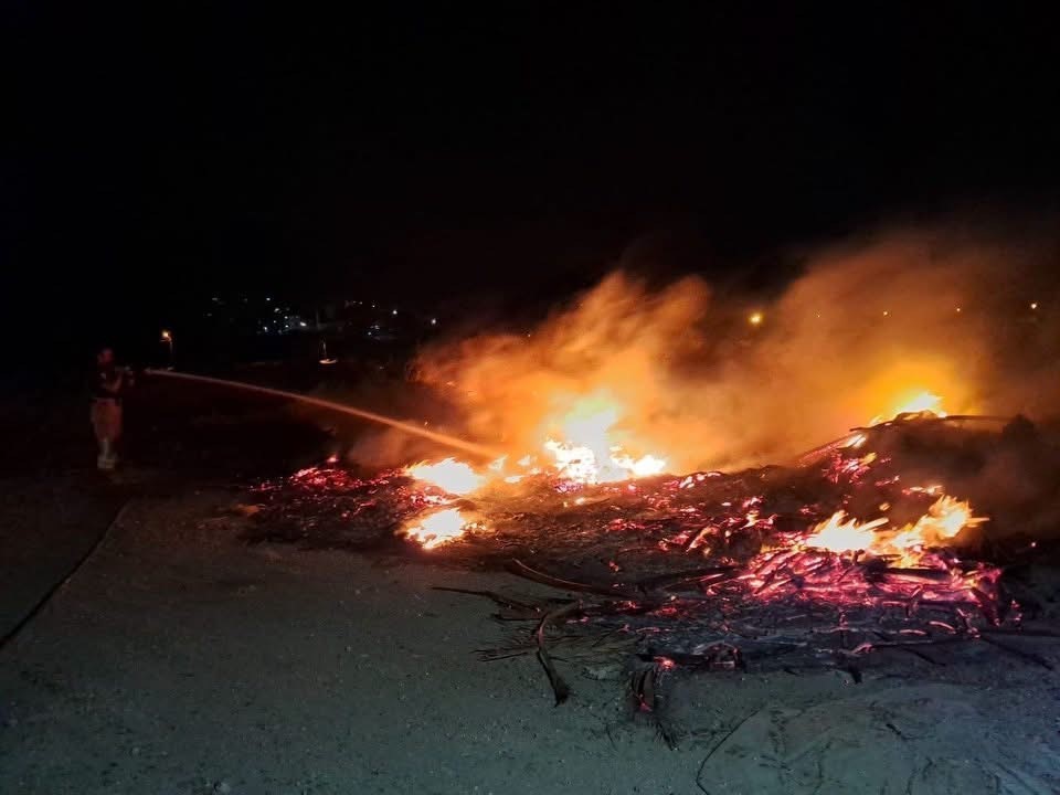 Antakya’da çöplük yangını kontrol altına alındı