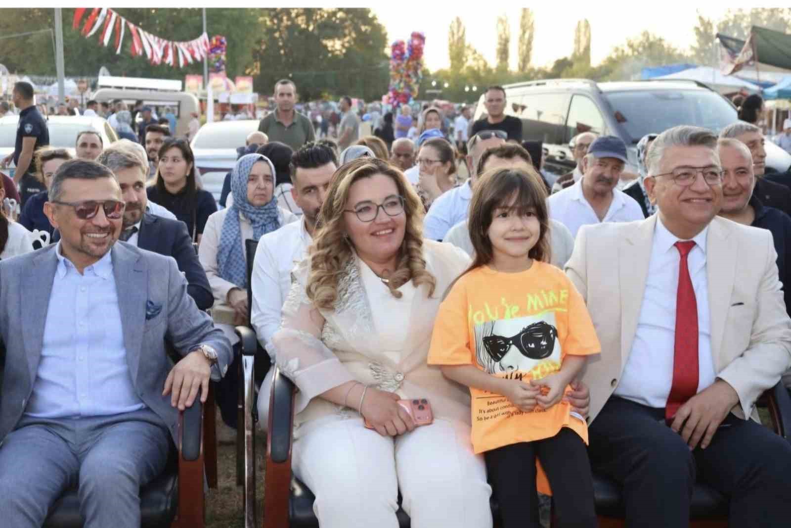 Simav’da 93. Turizm ve Ticaret Panayırı coşkuyla açıldı