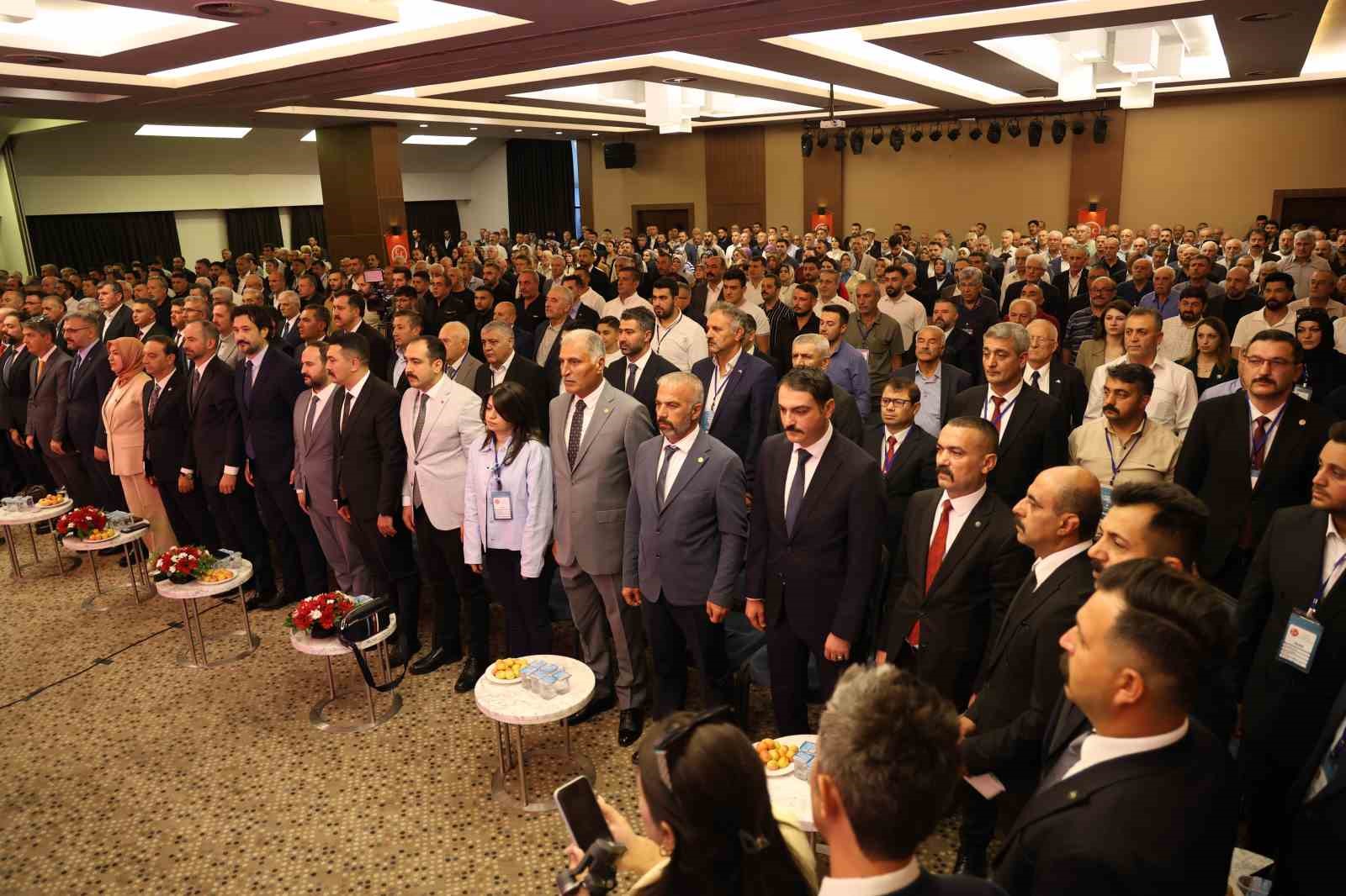 MHP İl Başkanı Uygun güven tazeledi