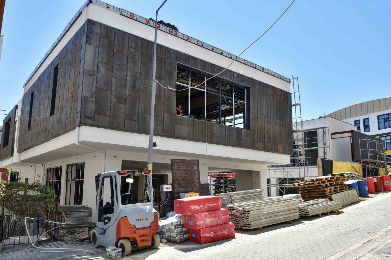 Esenyurt’ta yarım kalan projeler bir bir tamamlanıyor