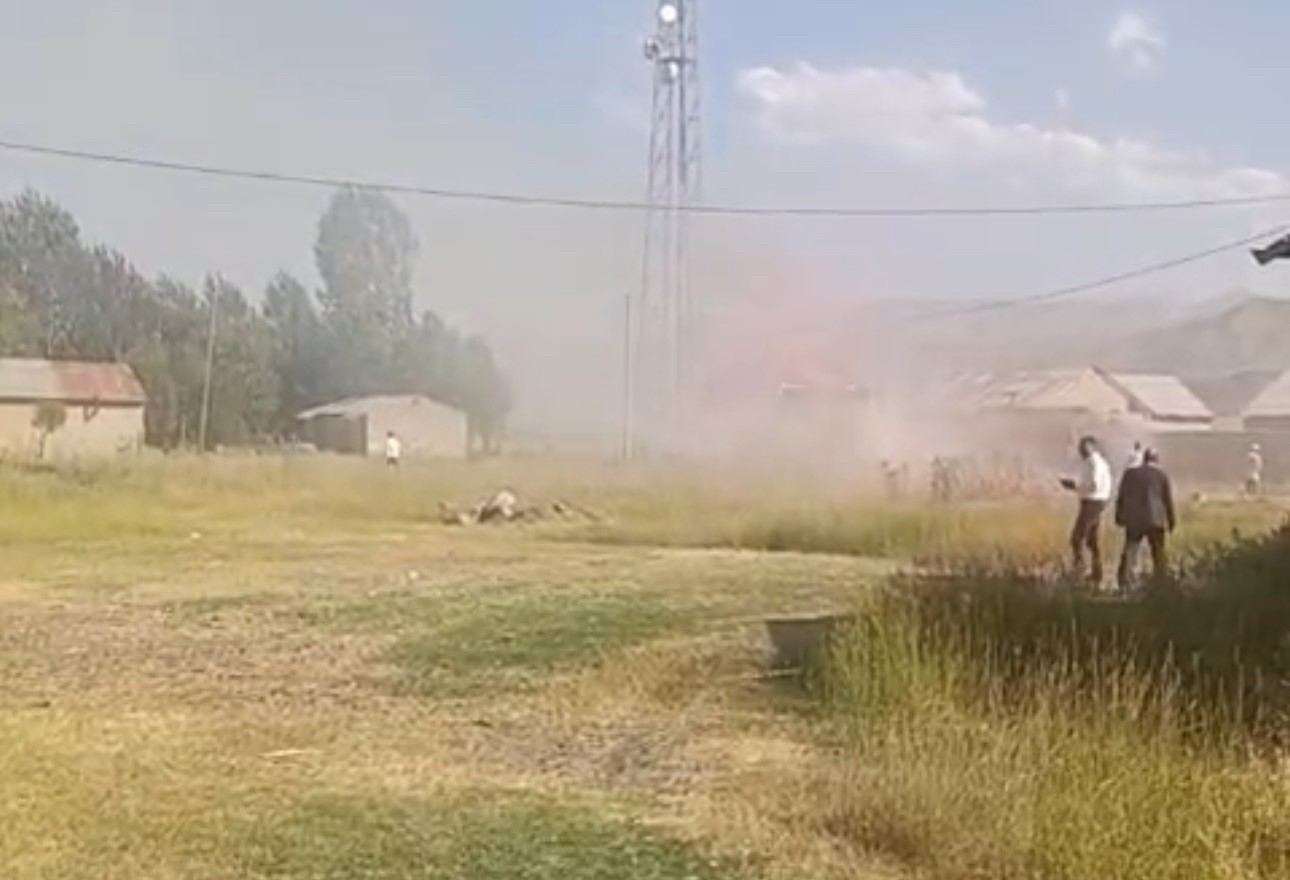 Yüksekova’da 6 bin 500 bağ ot kül oldu
