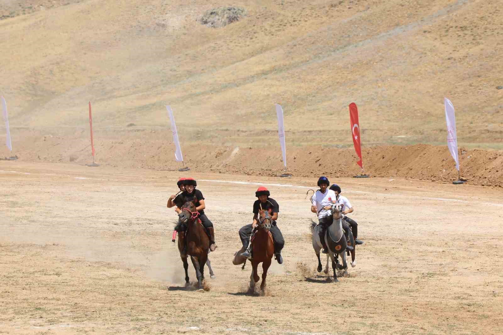 Erciş Ulupamir Kökbörü Atlı Spor Kulübü finale yükseldi