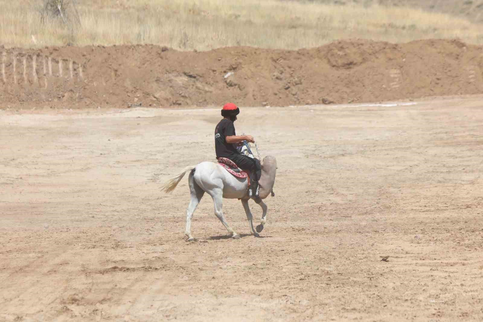 Erciş Ulupamir Kökbörü Atlı Spor Kulübü finale yükseldi