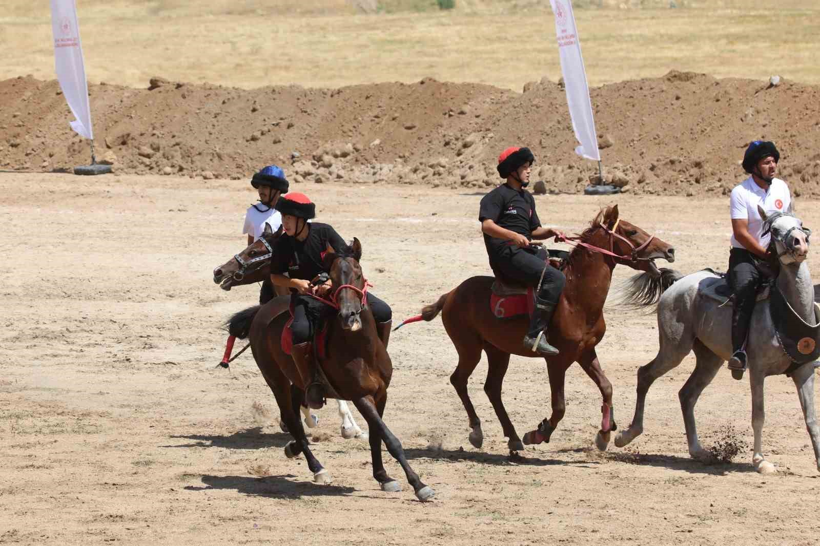 Erciş Ulupamir Kökbörü Atlı Spor Kulübü finale yükseldi