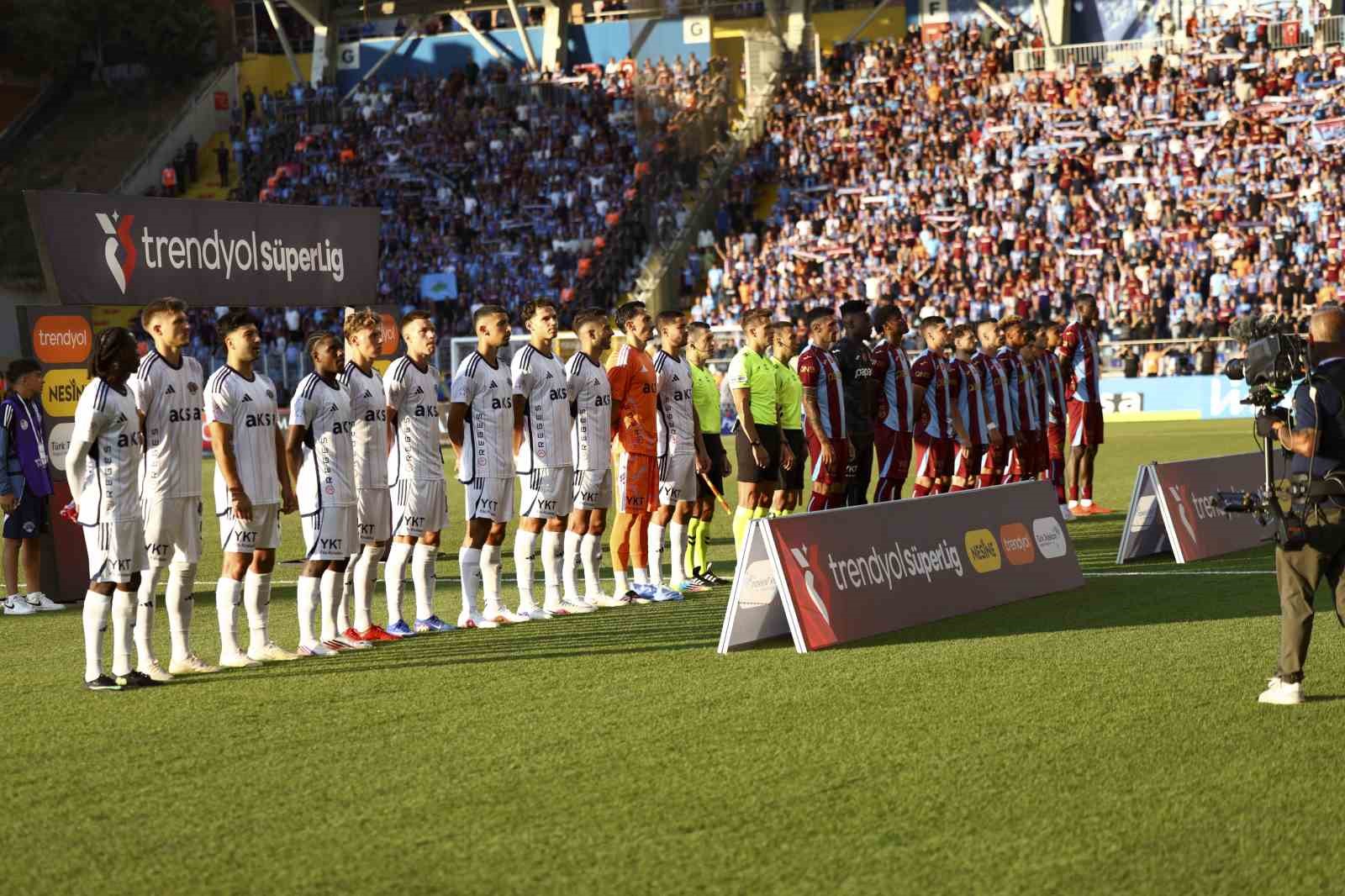Trendyol Süper Lig: Kasımpaşa: 0 - Trabzonspor: 0 (Maç devam ediyor)
