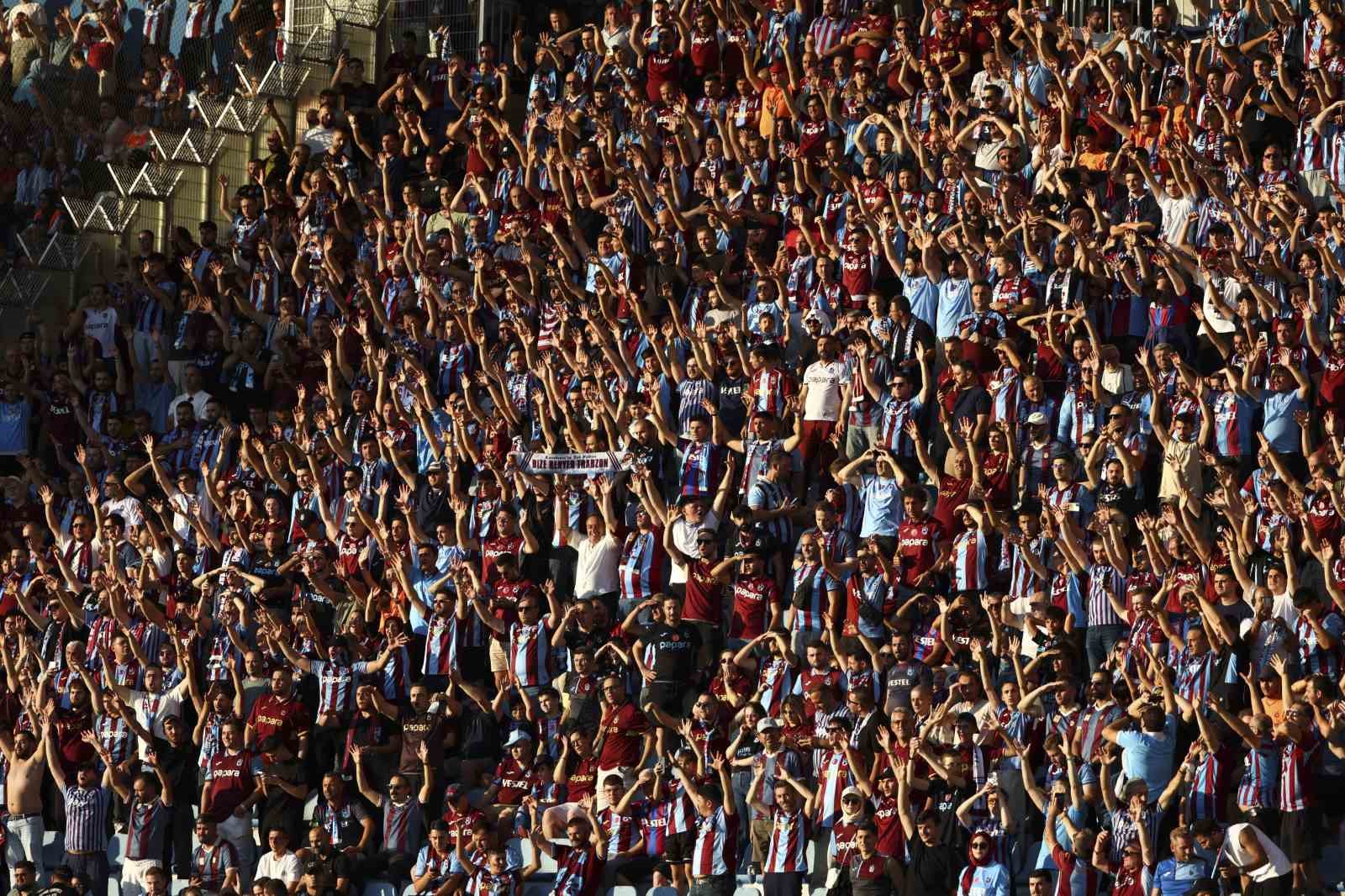 Trendyol Süper Lig: Kasımpaşa: 0 - Trabzonspor: 0 (Maç devam ediyor)