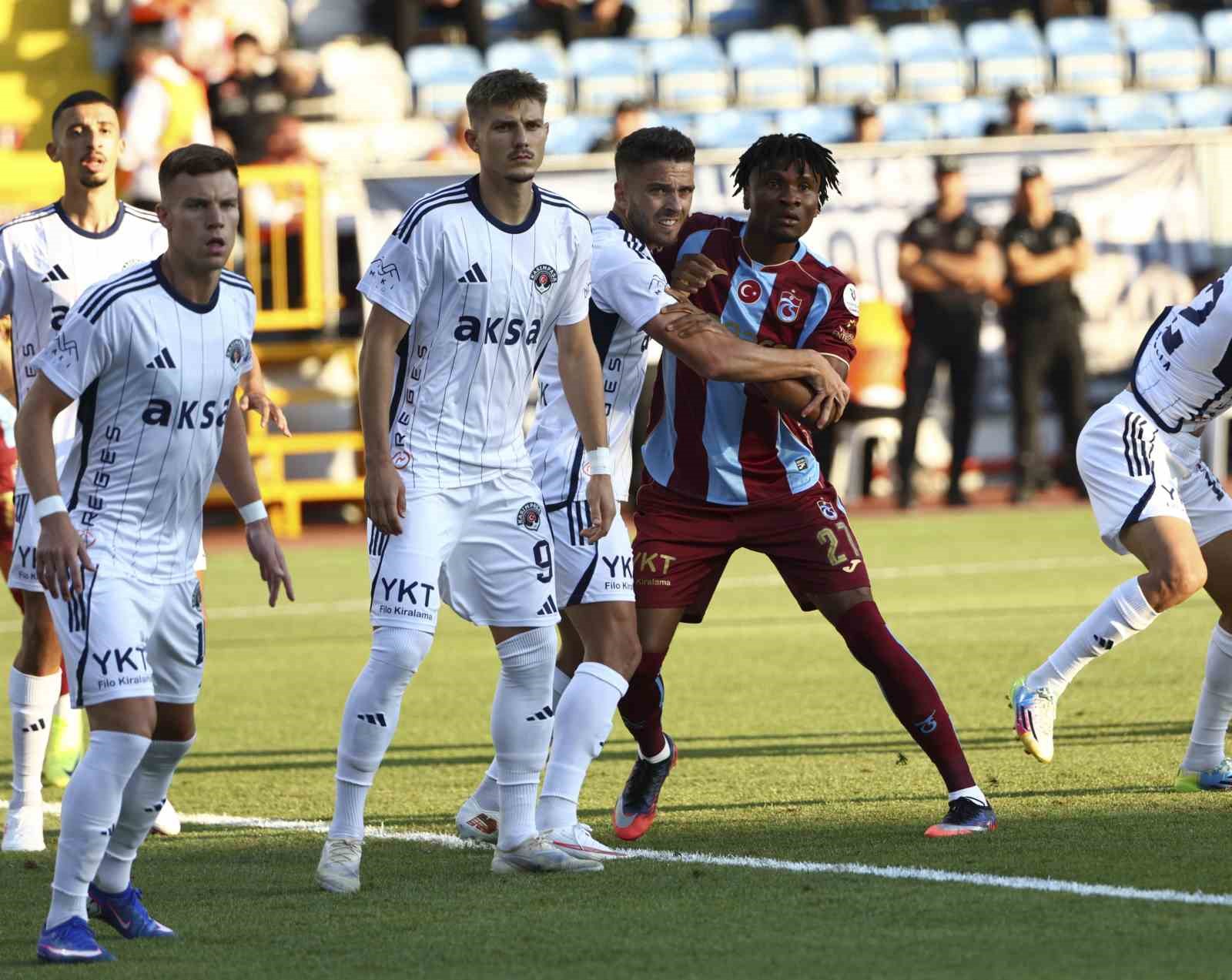 Trendyol Süper Lig: Kasımpaşa: 0 - Trabzonspor: 0 (Maç devam ediyor)