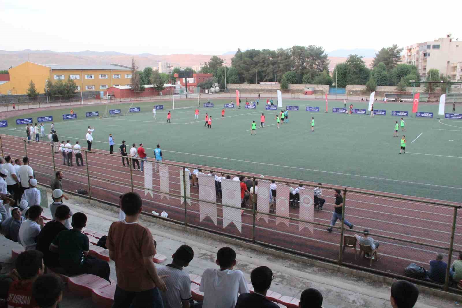 Cizre’de yaz Kur’an kursları futbol turnuvası heyecanı sona erdi