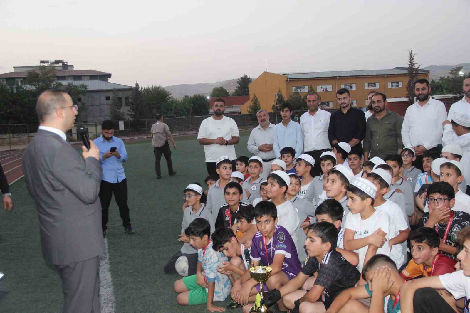 Cizre’de yaz Kur’an kursları futbol turnuvası heyecanı sona erdi