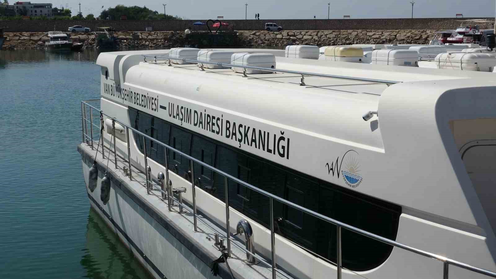 Van Büyükşehir Belediyesi’nin deniz otobüsleri bu yaz da çalışmadı