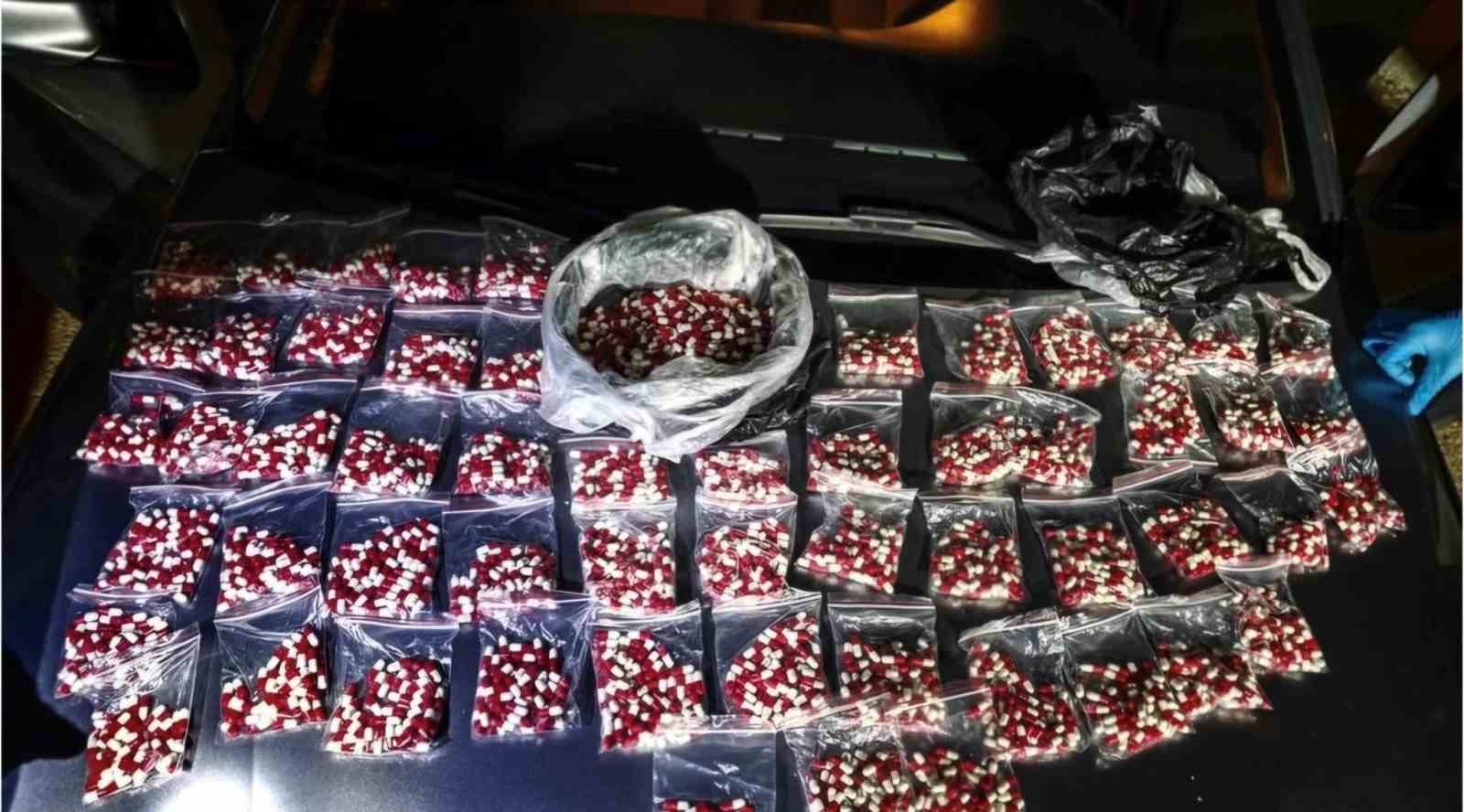 Simav’da 3 bin 716 adet sentetik hap ele geçirildi